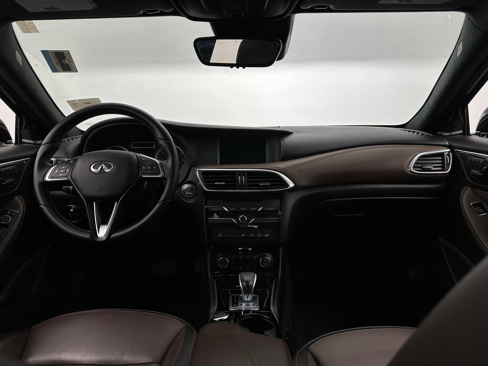 Thumbnail: 2017 INFINITI QX30 - 2