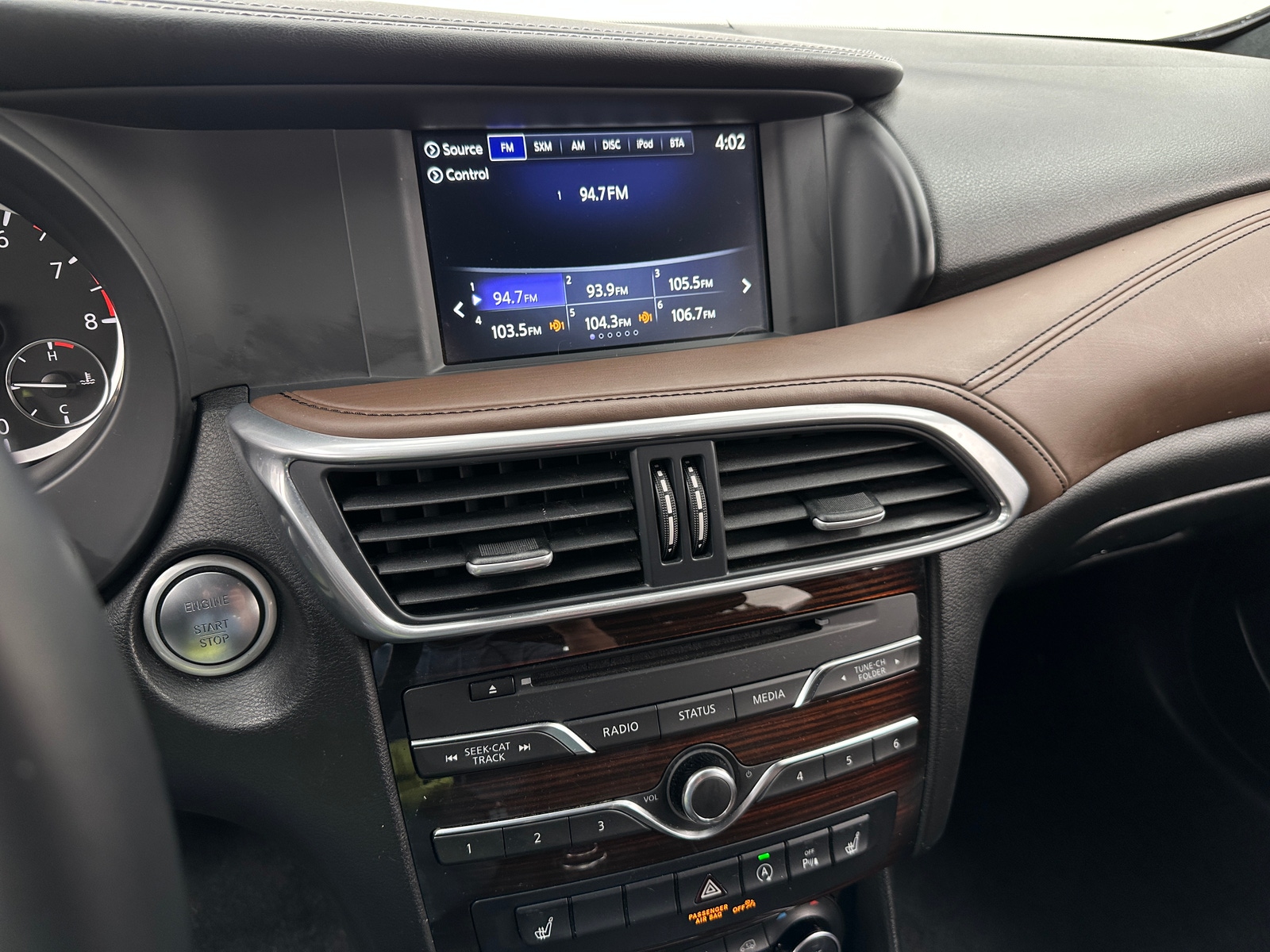 Thumbnail: 2017 INFINITI QX30 - 3