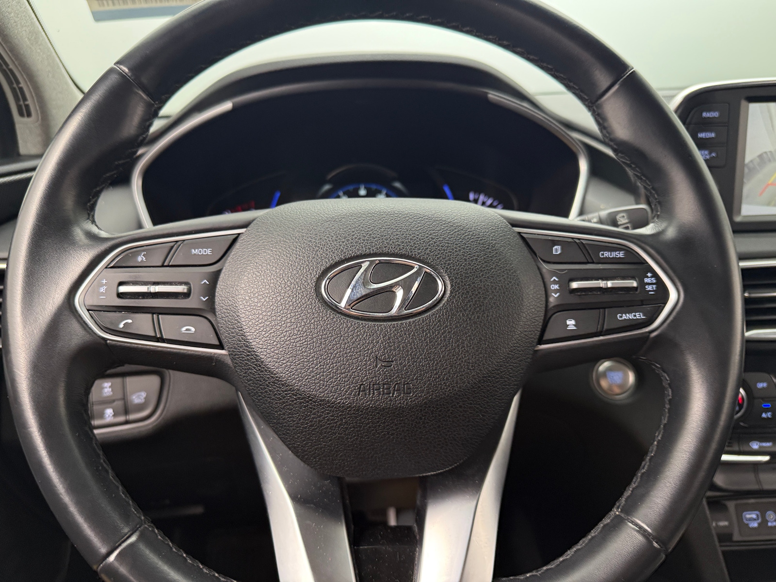 Thumbnail: 2019 Hyundai Santa Fe - 4