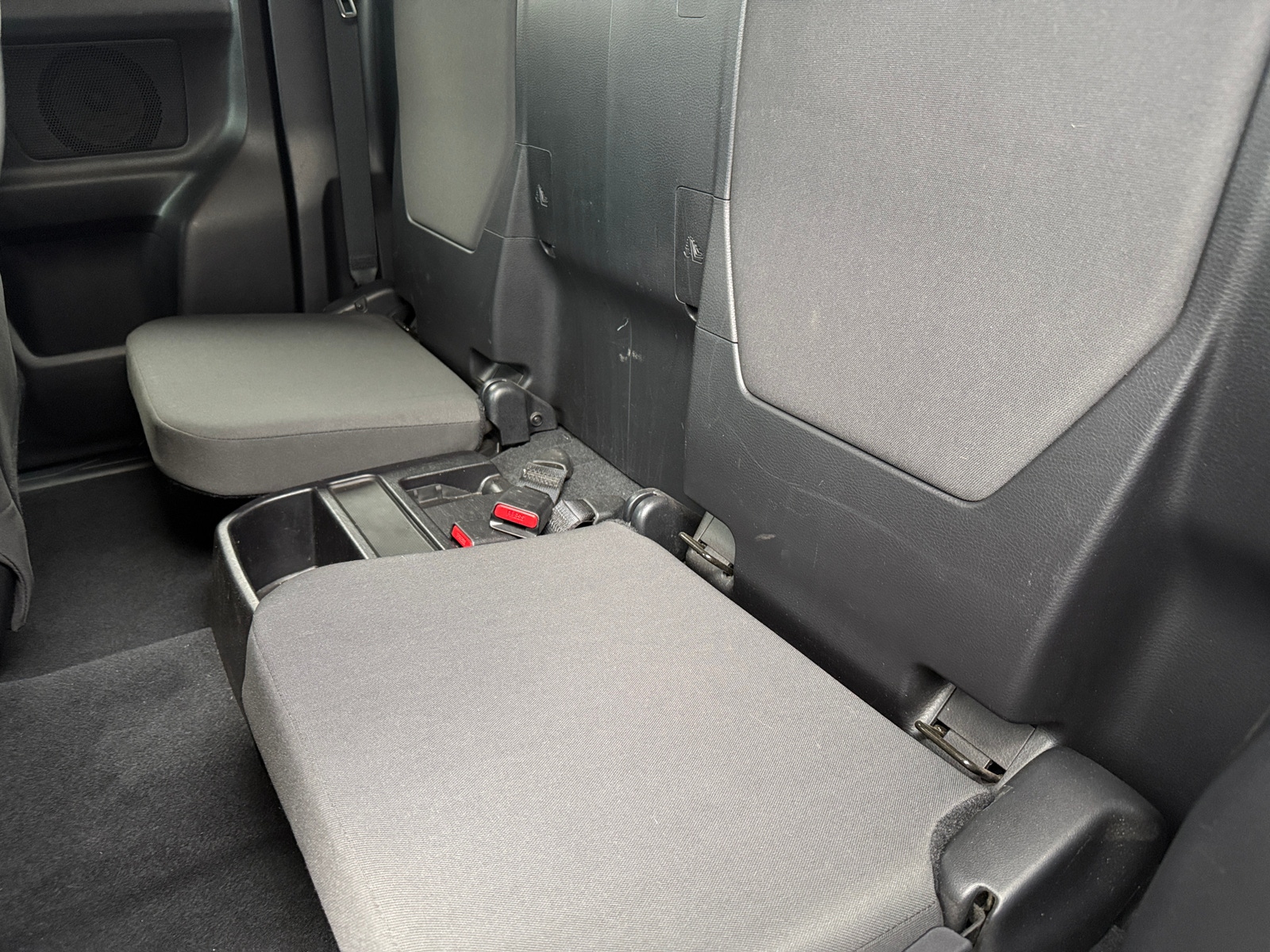 Thumbnail: 2016 Toyota Tacoma - 6