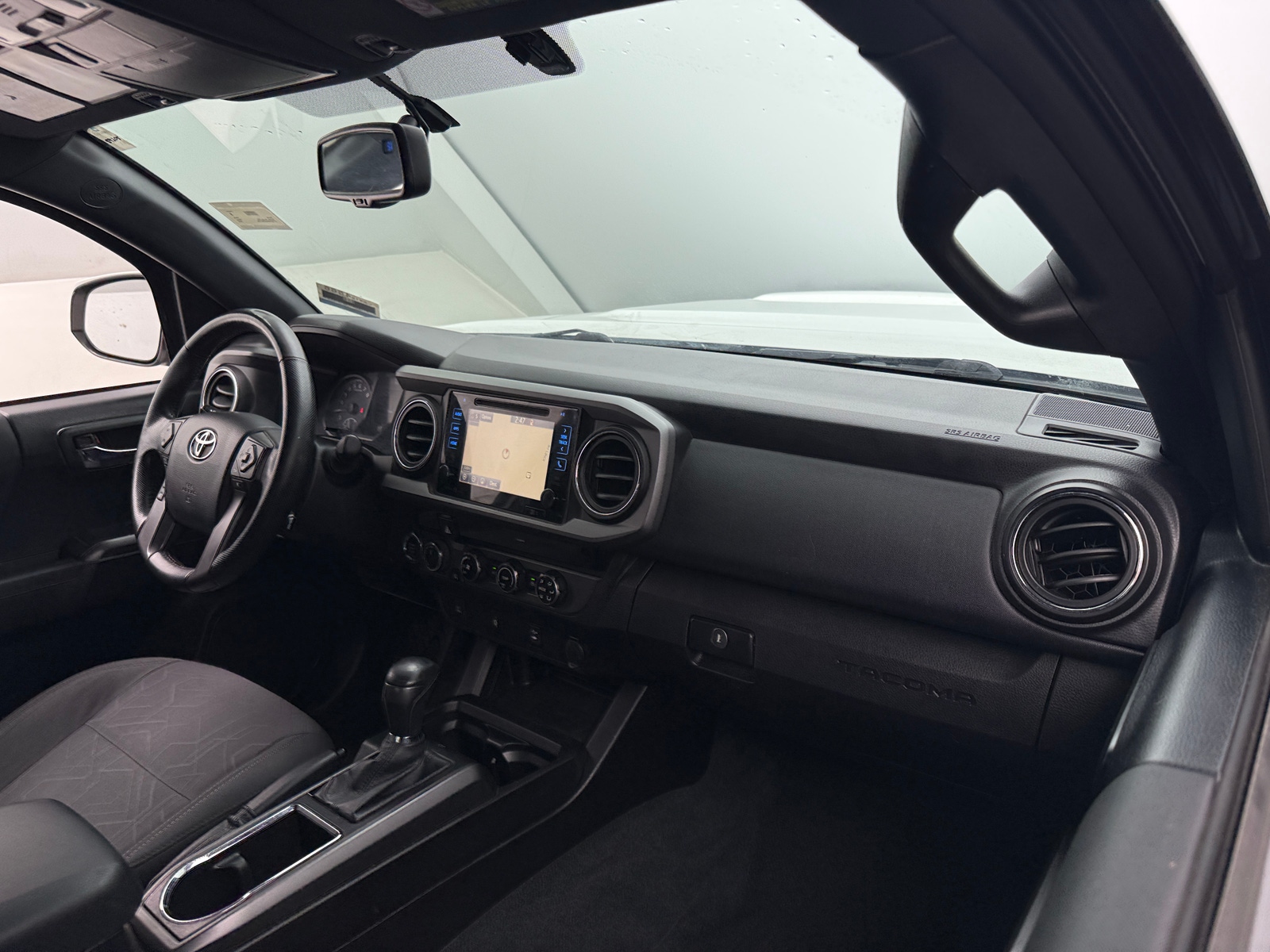 Thumbnail: 2016 Toyota Tacoma - 3