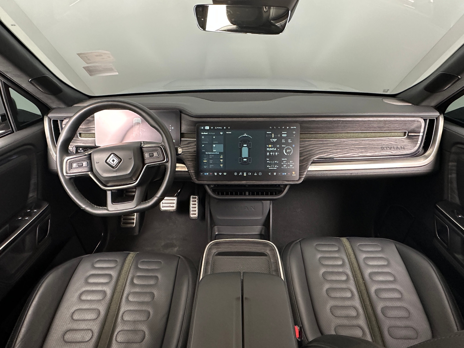 Thumbnail: 2022 Rivian R1S - 2