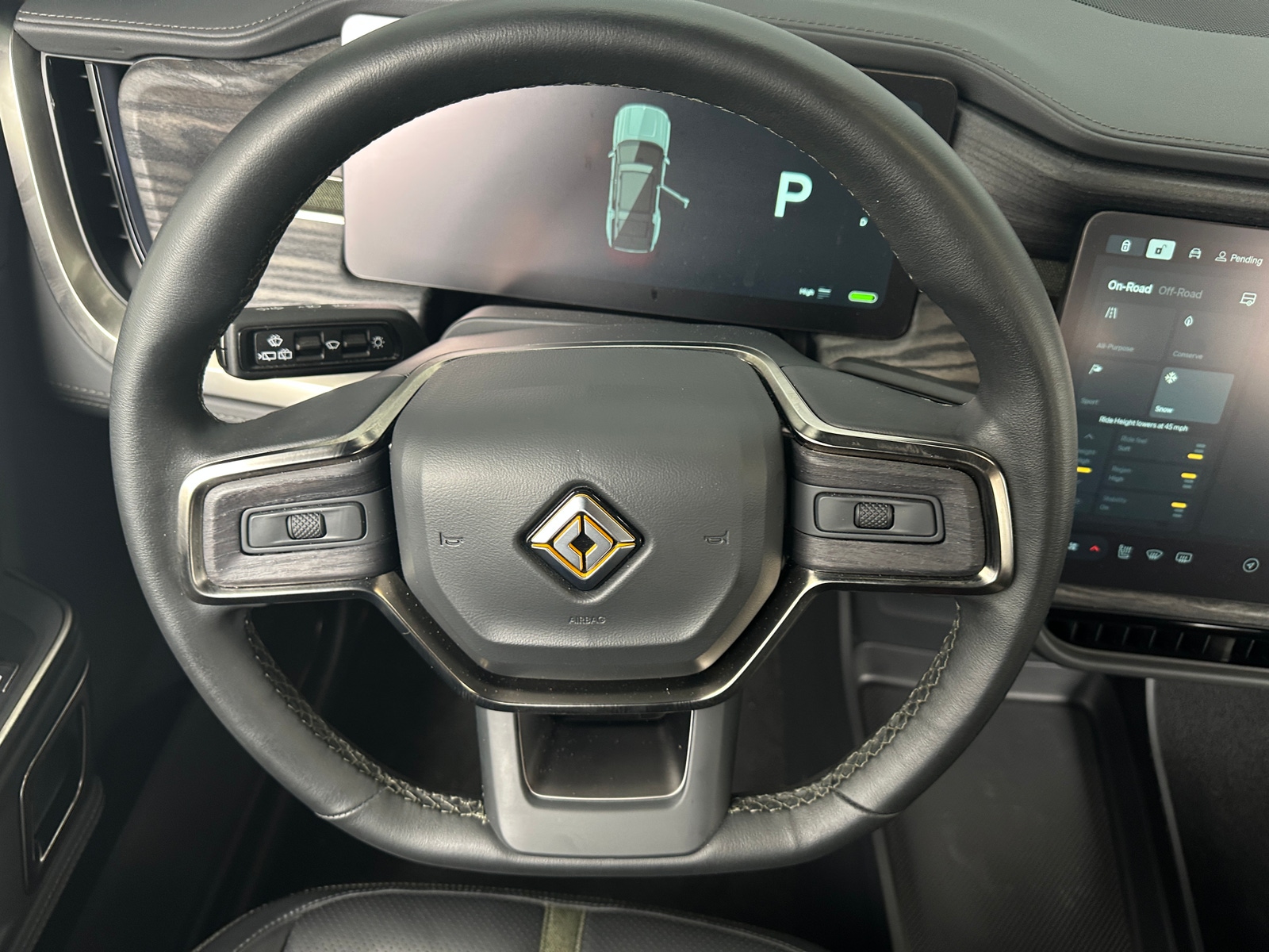 Thumbnail: 2022 Rivian R1S - 4