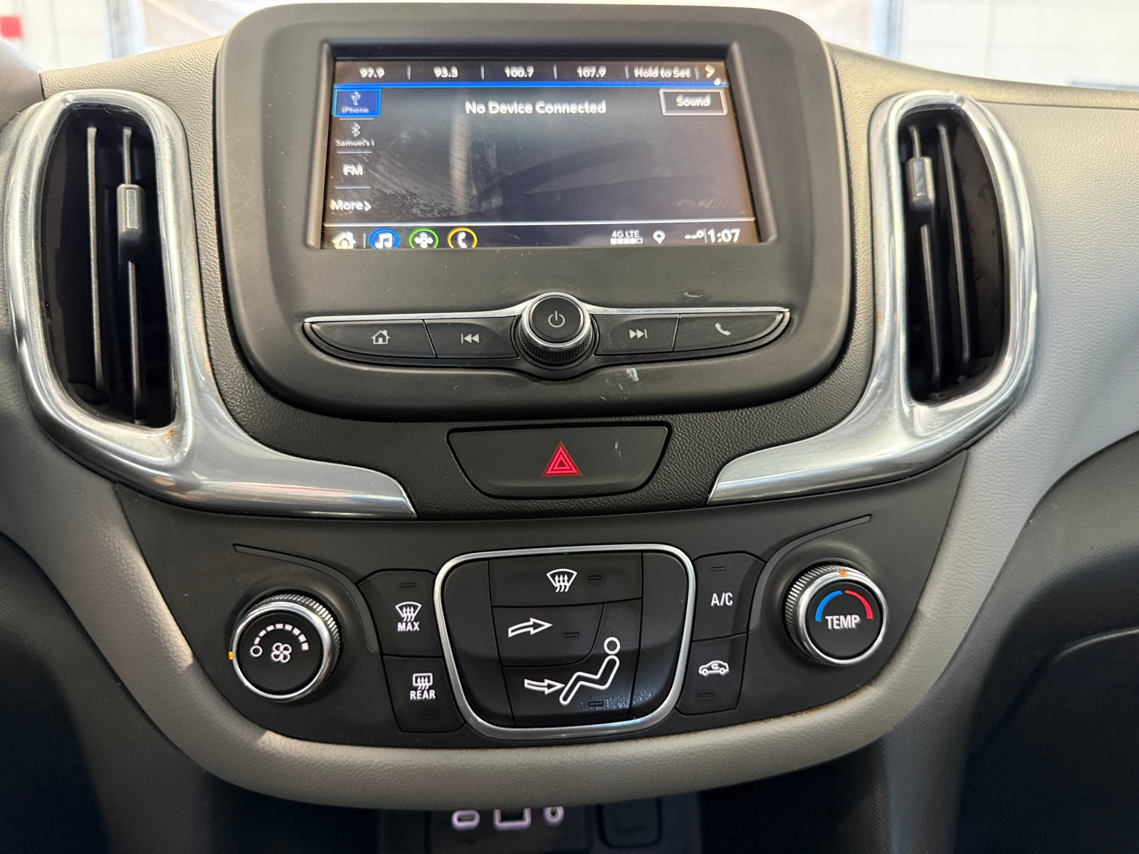 Thumbnail: 2019 Chevrolet Equinox - 4