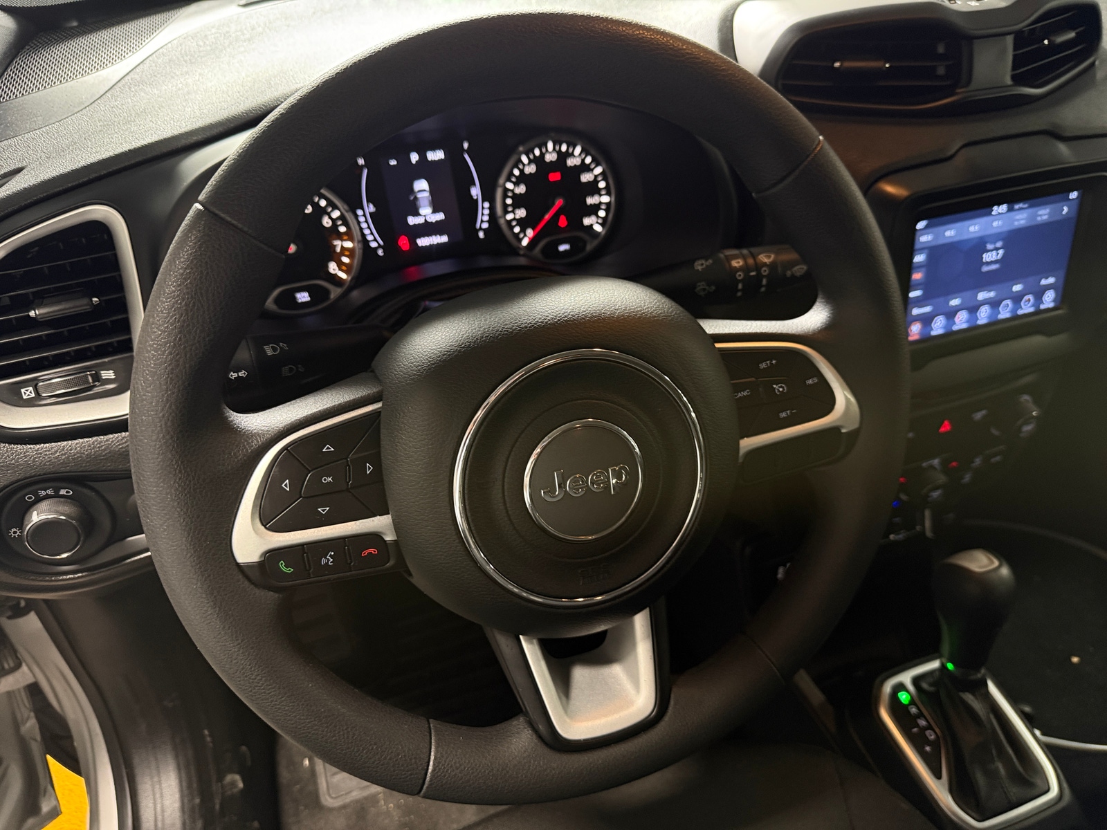 Thumbnail: 2018 Jeep Renegade - 5