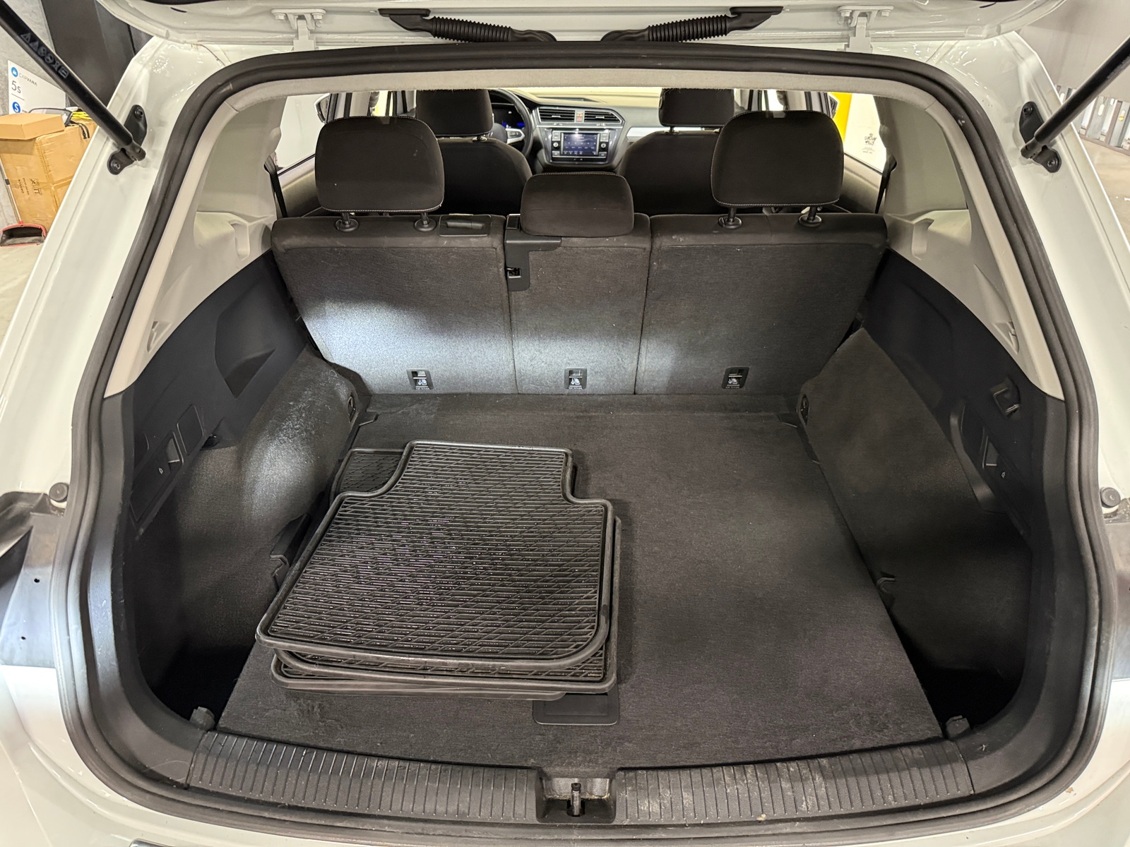 Thumbnail: 2024 Volkswagen Tiguan - 7