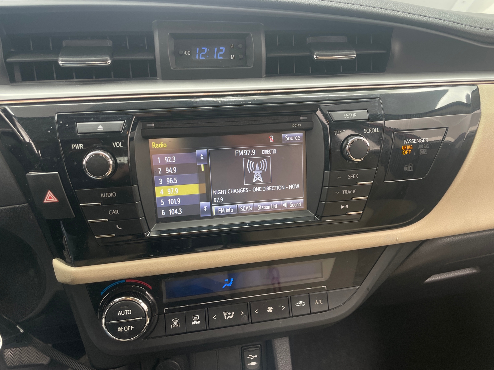 Thumbnail: 2014 Toyota Corolla - 4