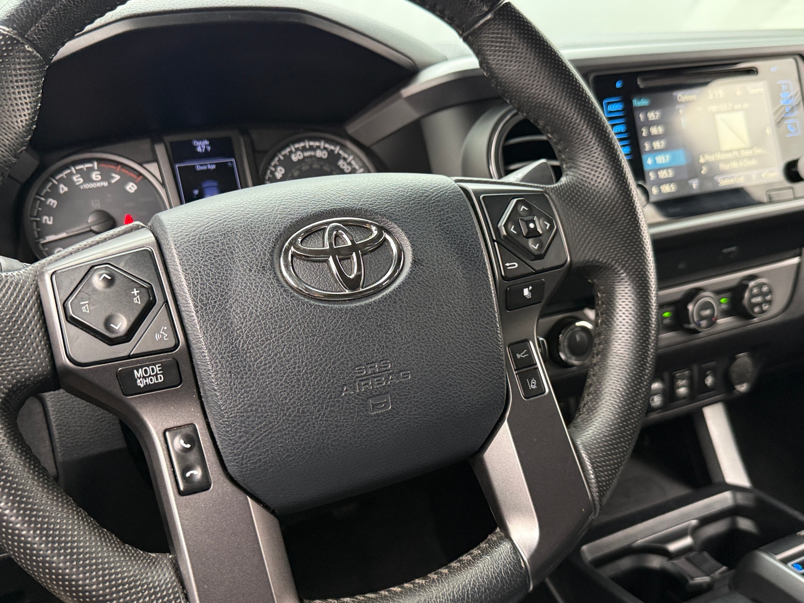 Thumbnail: 2019 Toyota Tacoma - 5