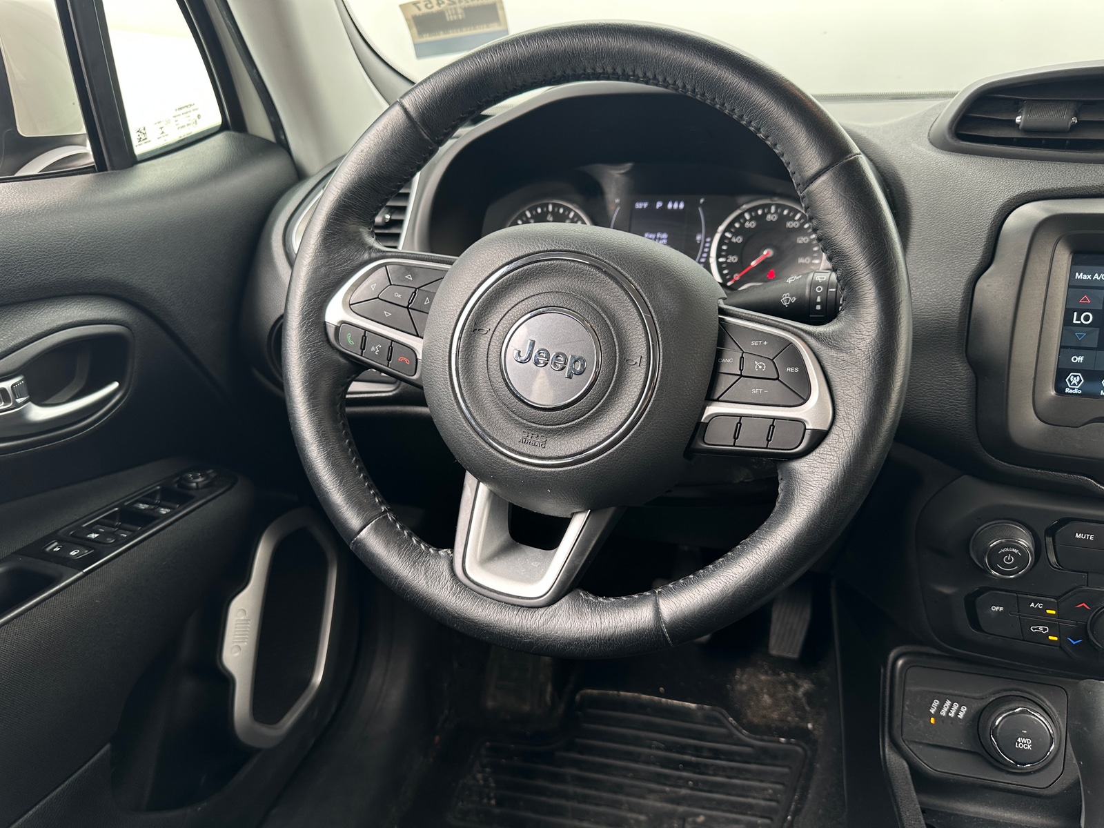 Thumbnail: 2019 Jeep Renegade - 5