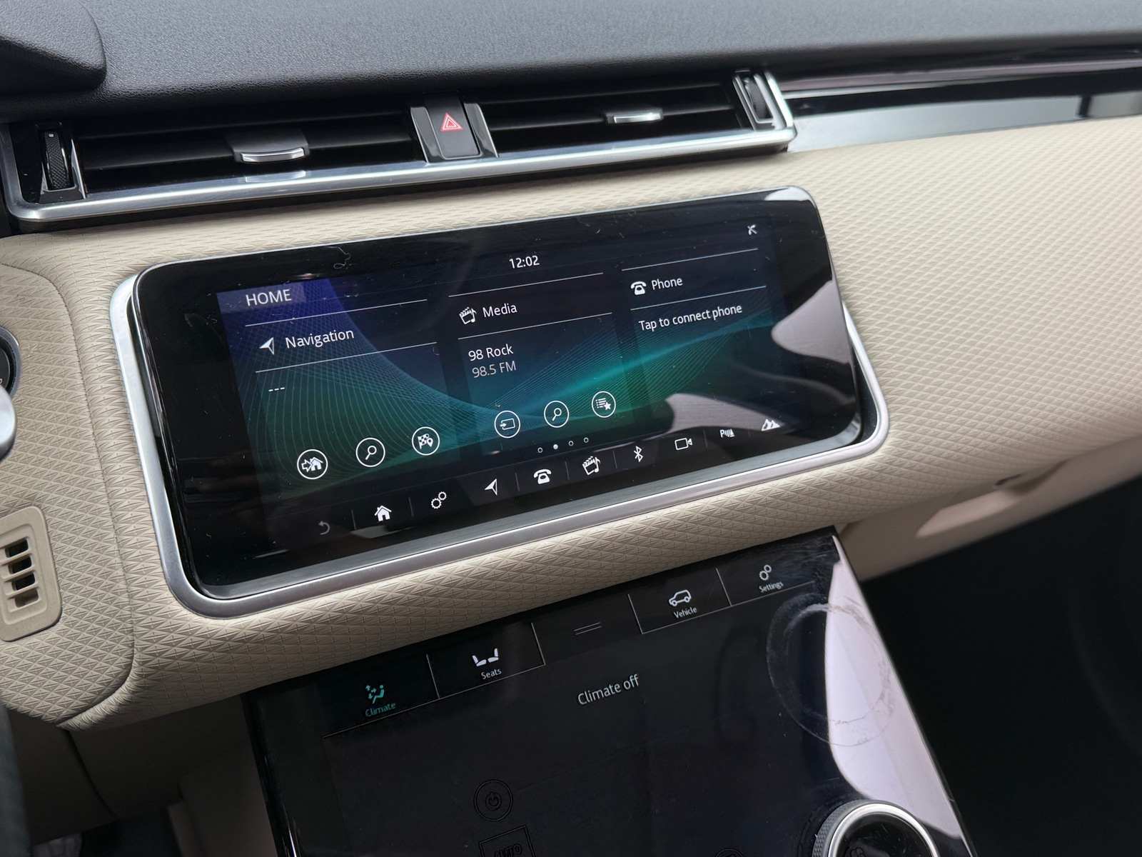 Thumbnail: 2020 Land Rover Range Rover Velar - 3