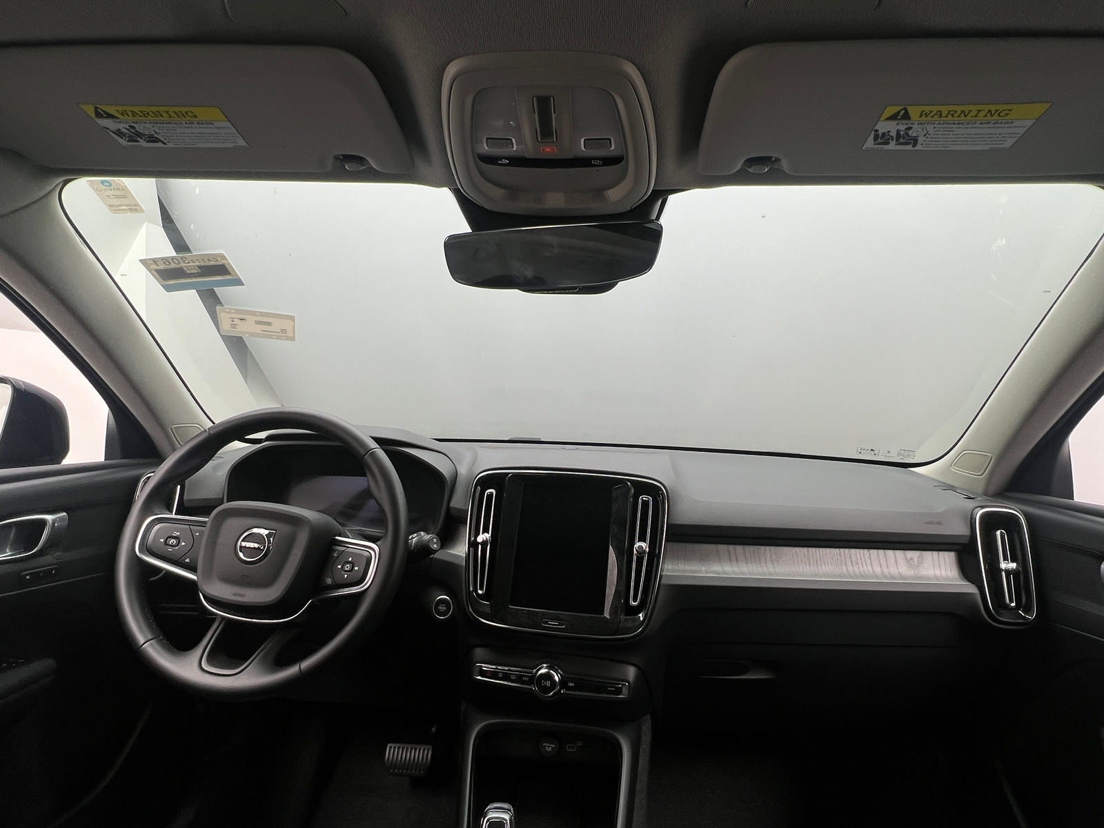 Thumbnail: 2025 Volvo XC40 - 2