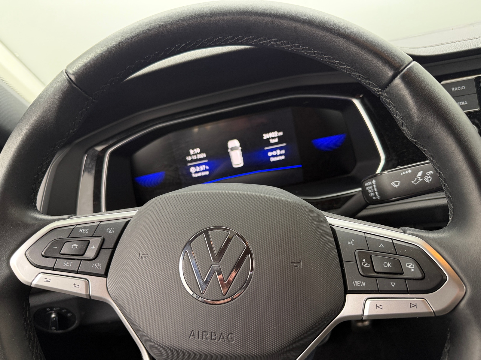 Thumbnail: 2023 Volkswagen Jetta - 5