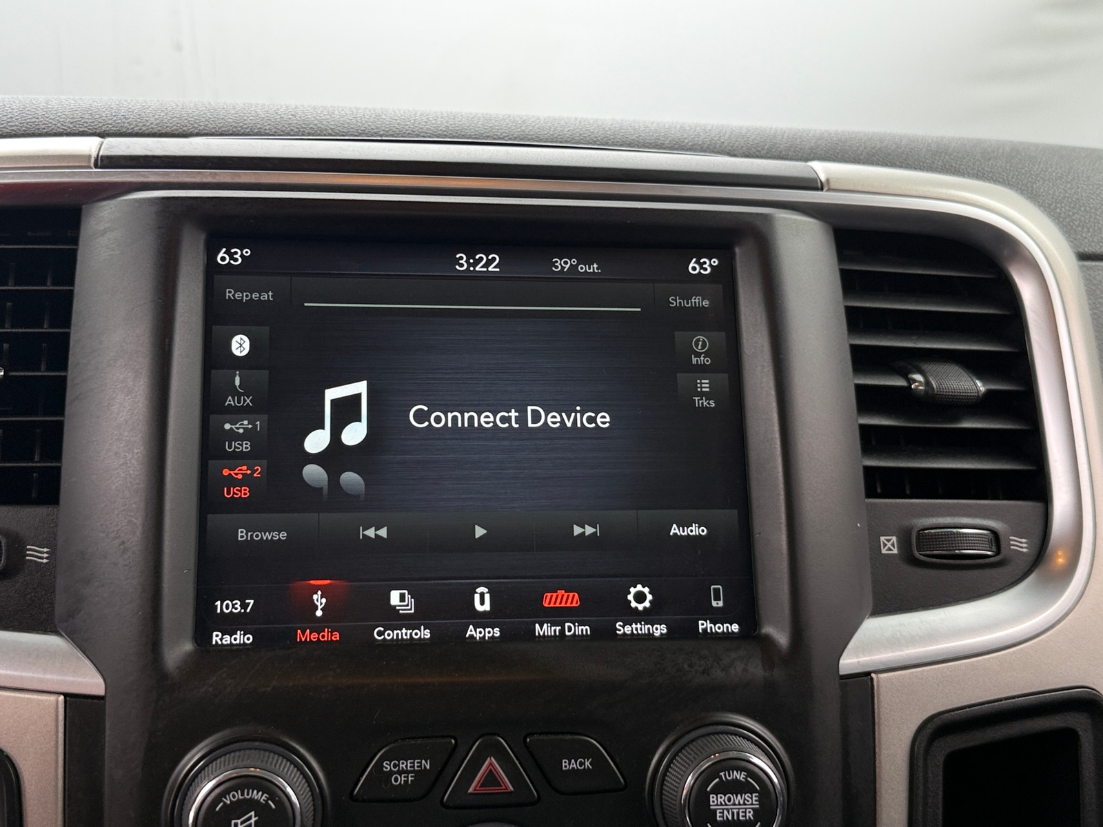 Thumbnail: 2019 RAM 1500 Classic - 4