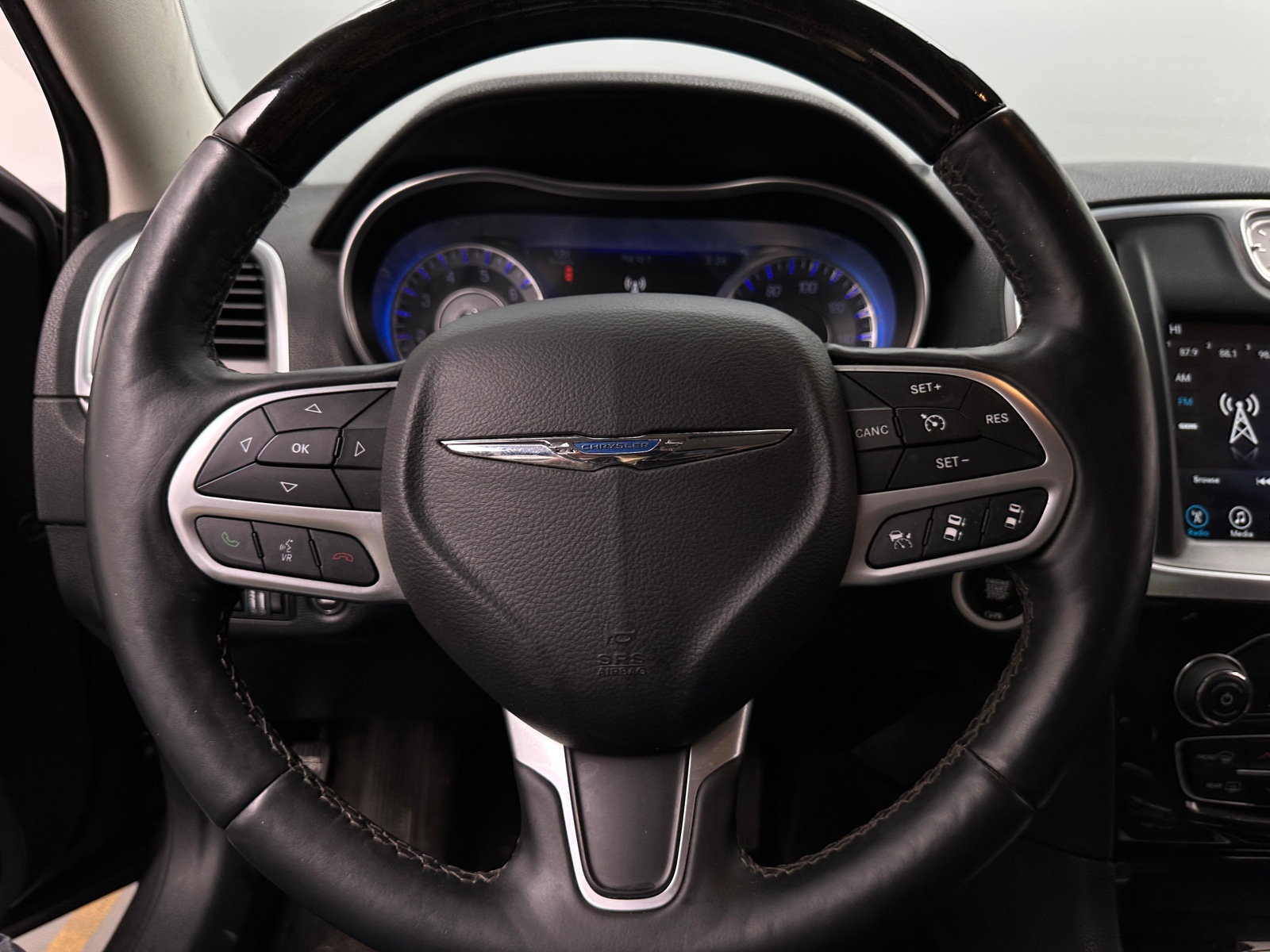 Thumbnail: 2017 Chrysler 300 - 4