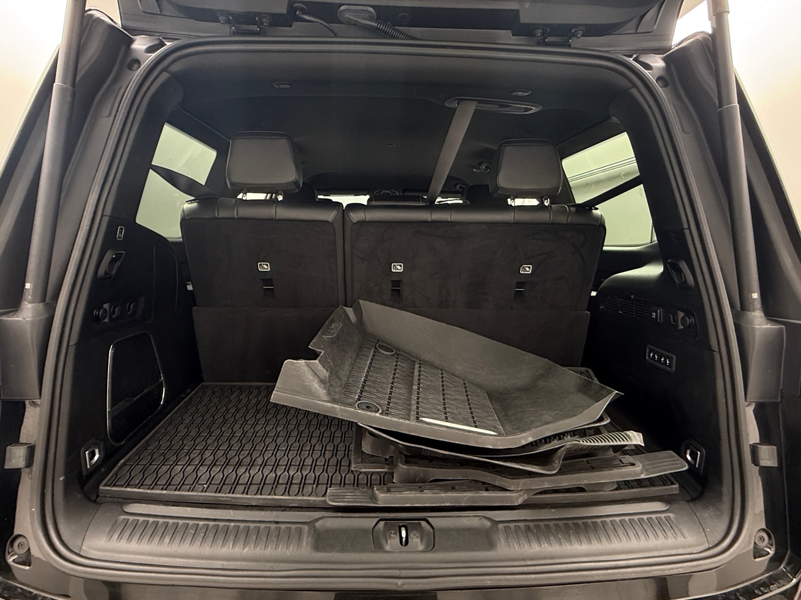 Thumbnail: 2024 Jeep Wagoneer - 6