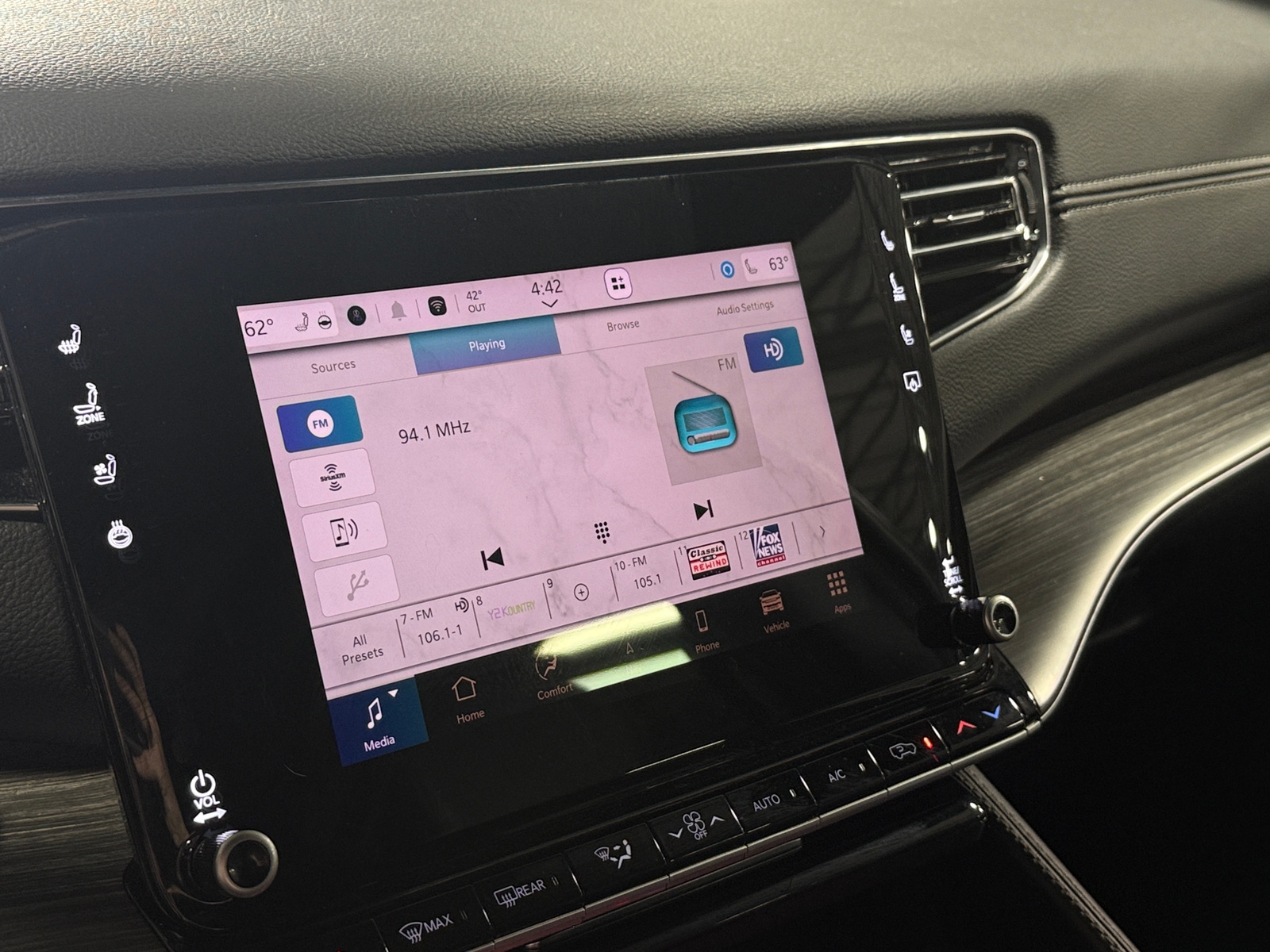 Thumbnail: 2024 Jeep Wagoneer - 3