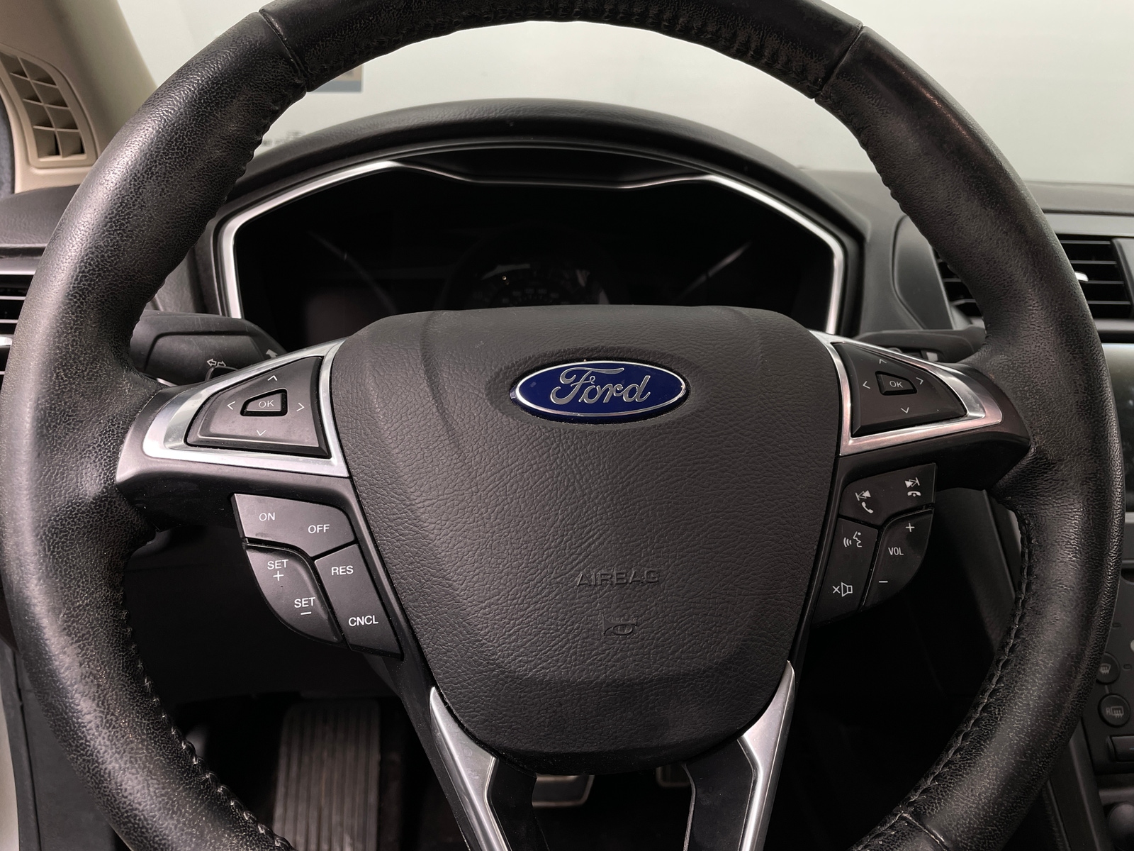 Thumbnail: 2017 Ford Fusion - 4