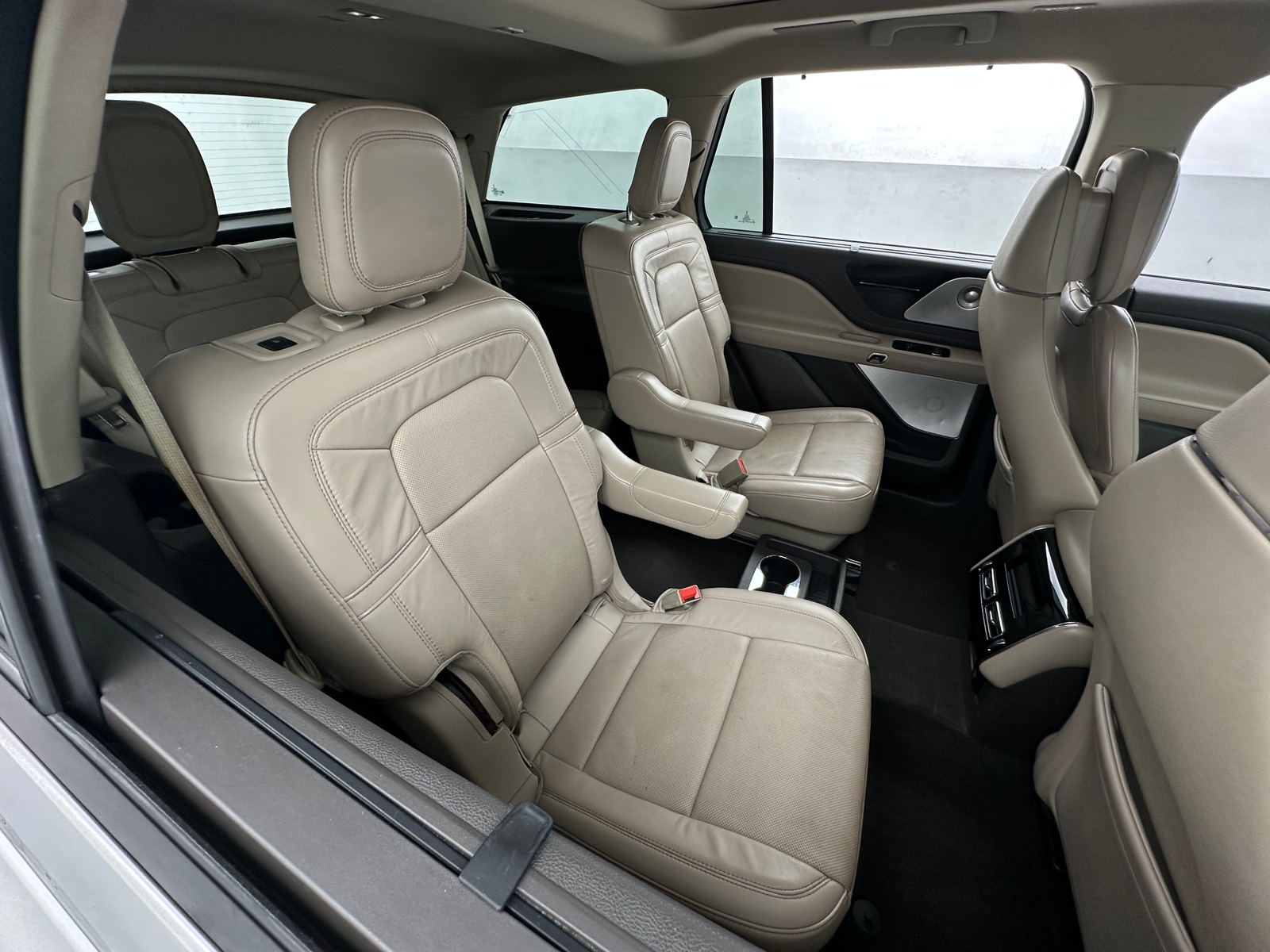 Thumbnail: 2021 Lincoln Aviator - 5