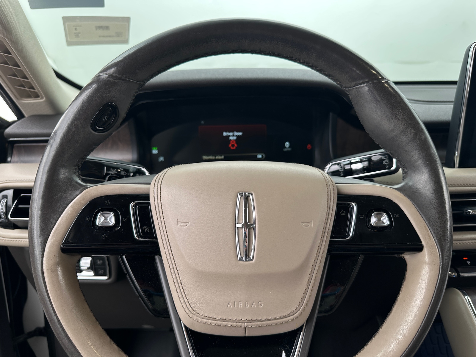 Thumbnail: 2021 Lincoln Aviator - 4