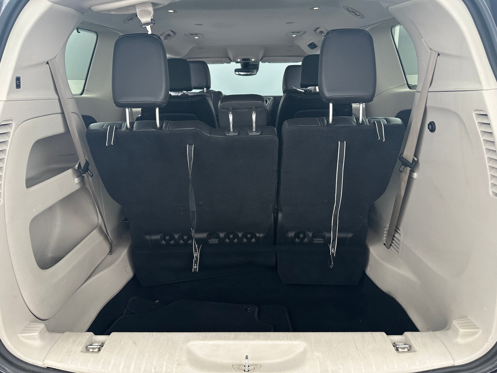 Thumbnail: 2022 Chrysler Pacifica - 6