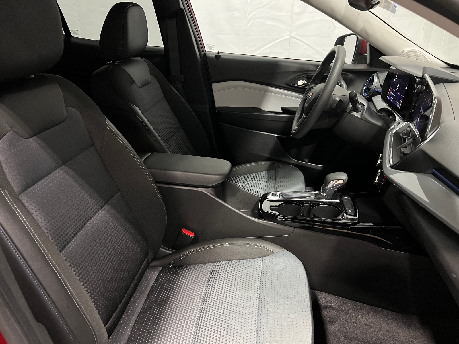 Thumbnail: 2025 Chevrolet Trax - 2