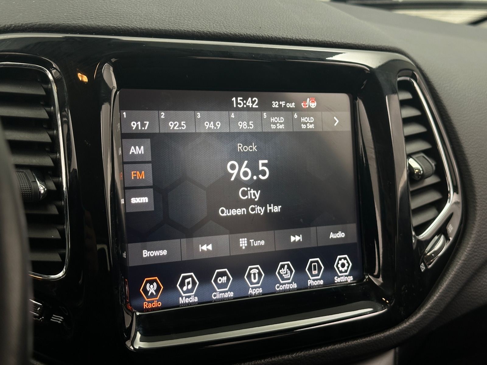 Thumbnail: 2021 Jeep Compass - 3