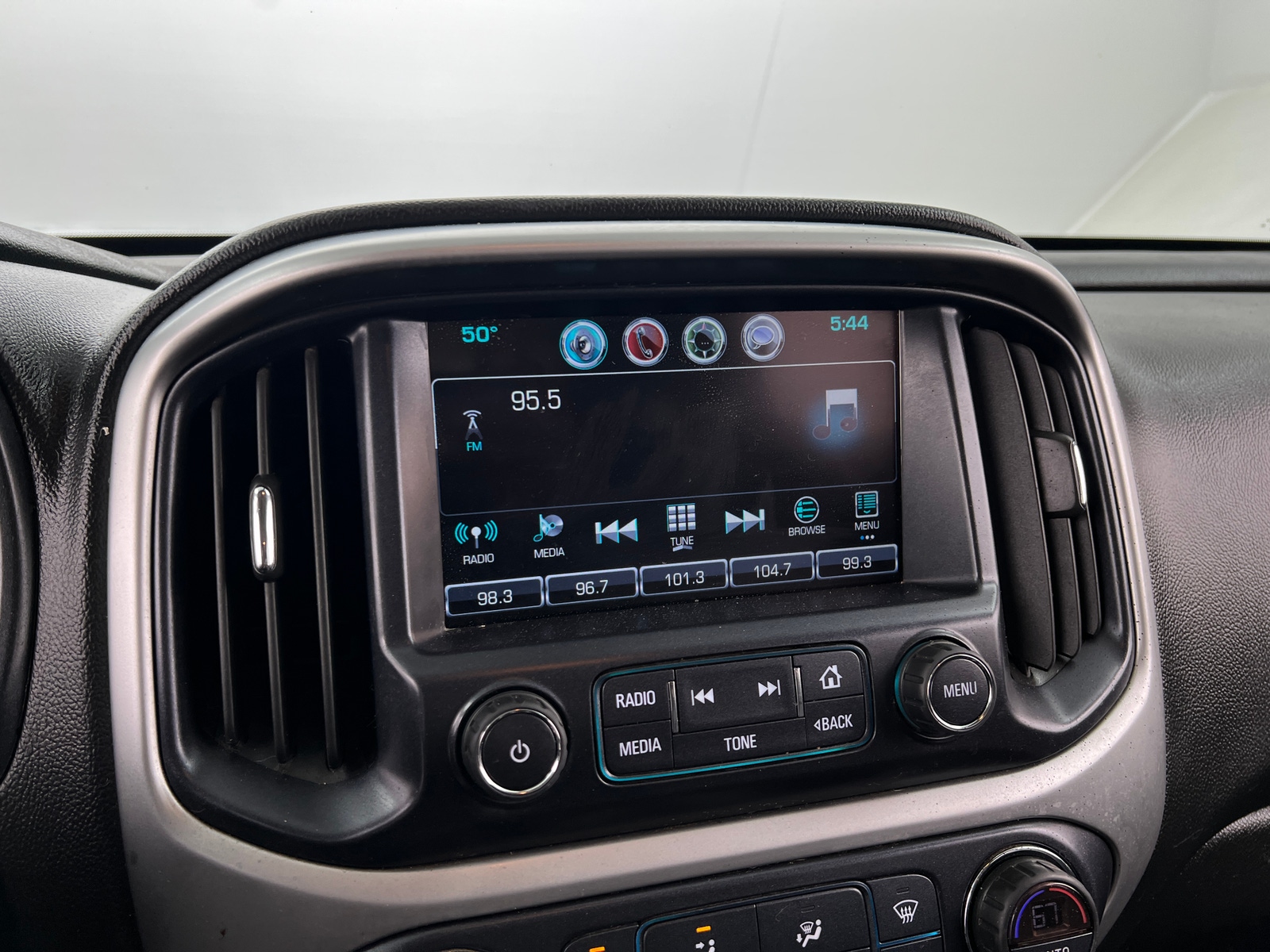 Thumbnail: 2017 Chevrolet Colorado - 3