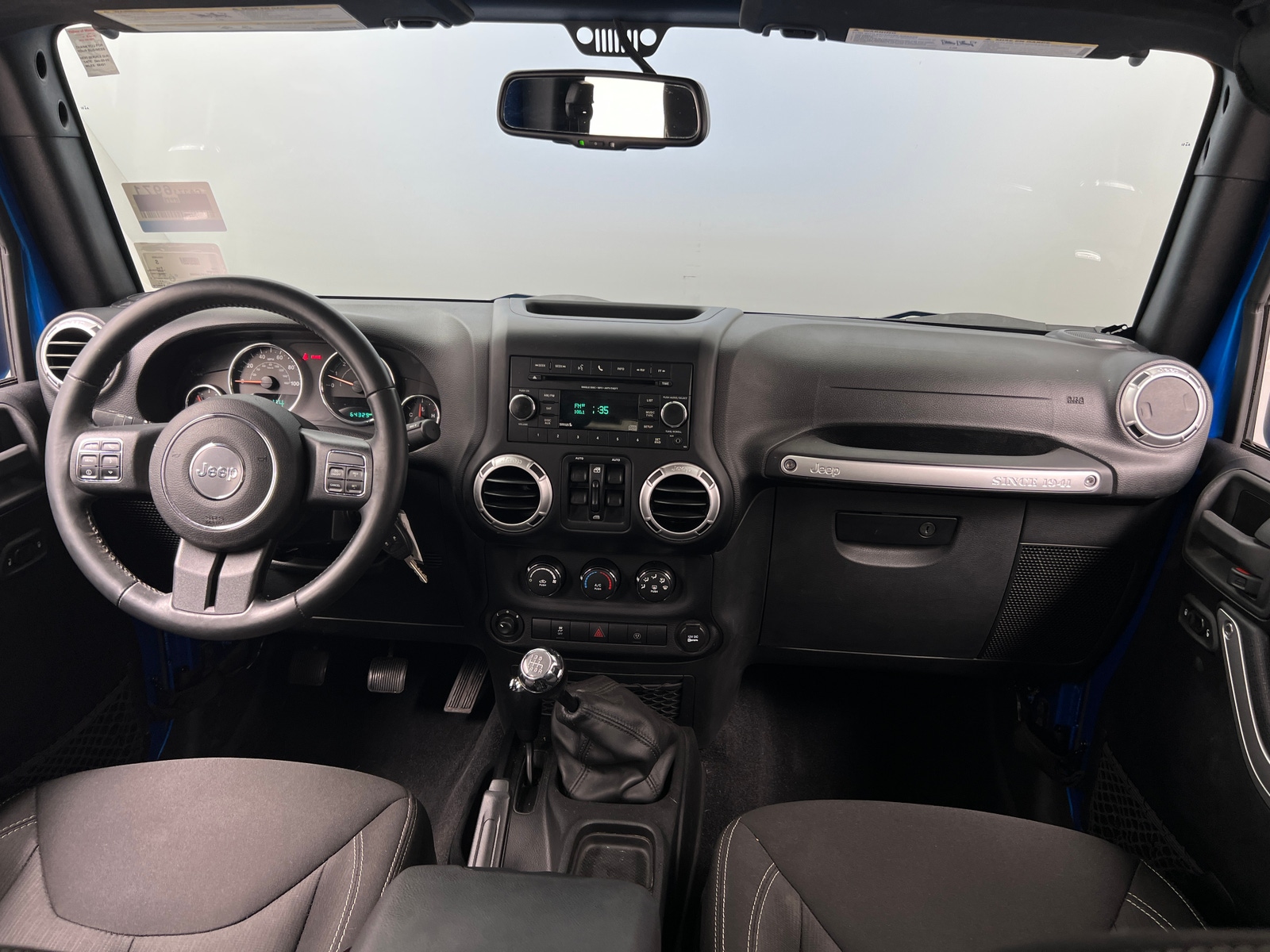 Thumbnail: 2015 Jeep Wrangler - 3