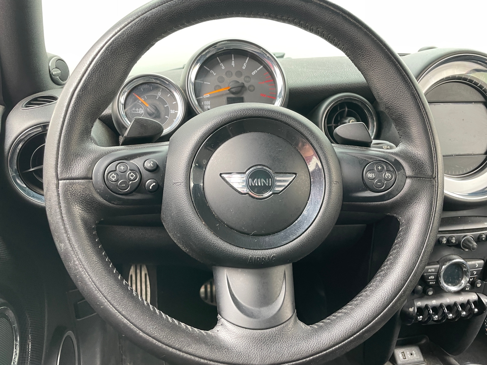 Thumbnail: 2015 MINI Cooper Convertible - 4