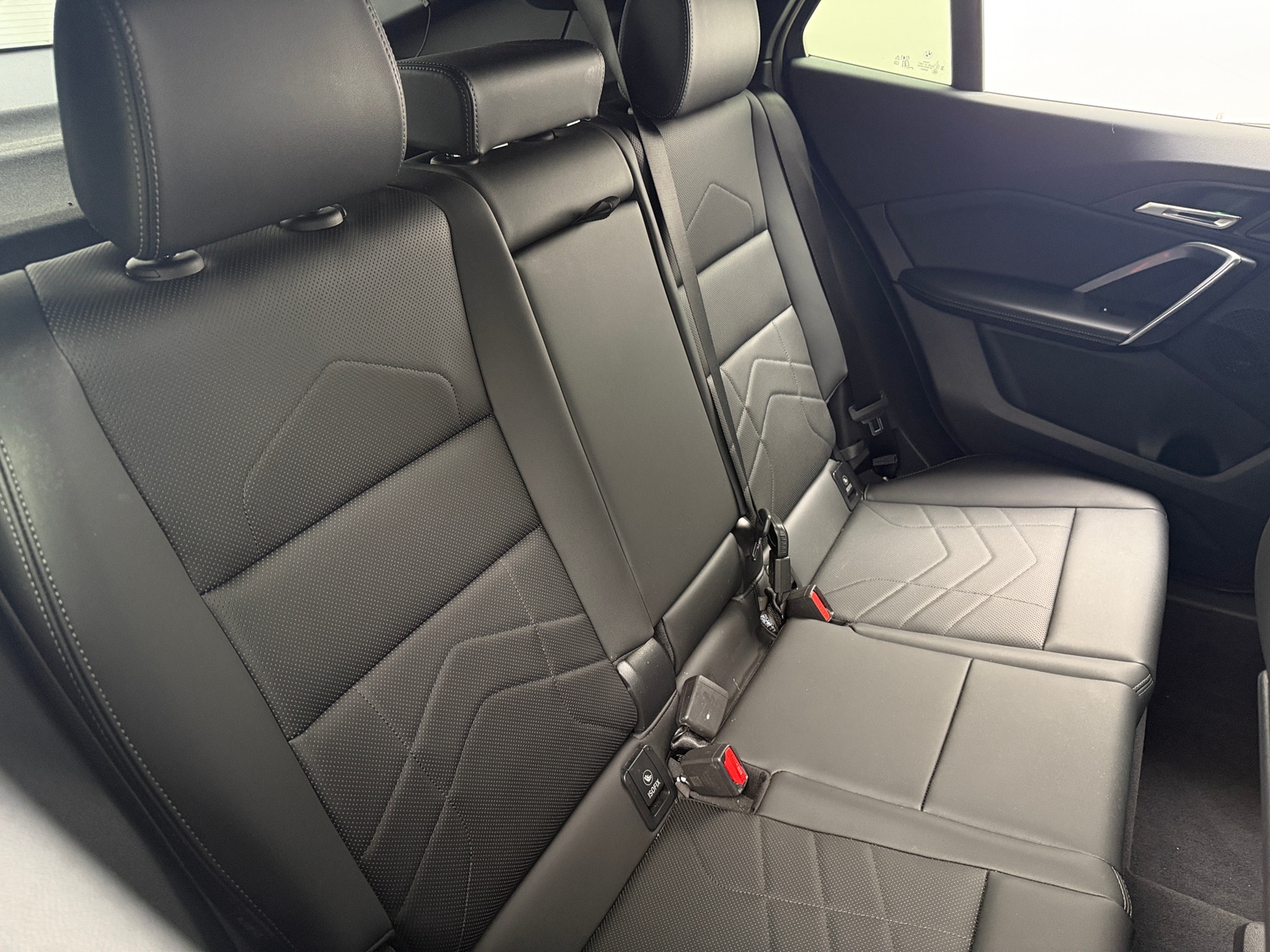 Thumbnail: 2025 BMW X2 - 5