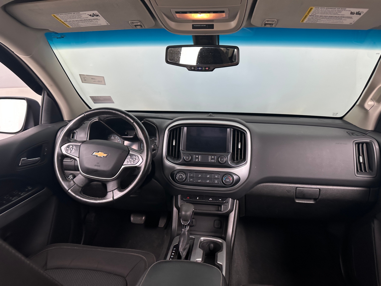 Thumbnail: 2022 Chevrolet Colorado - 3