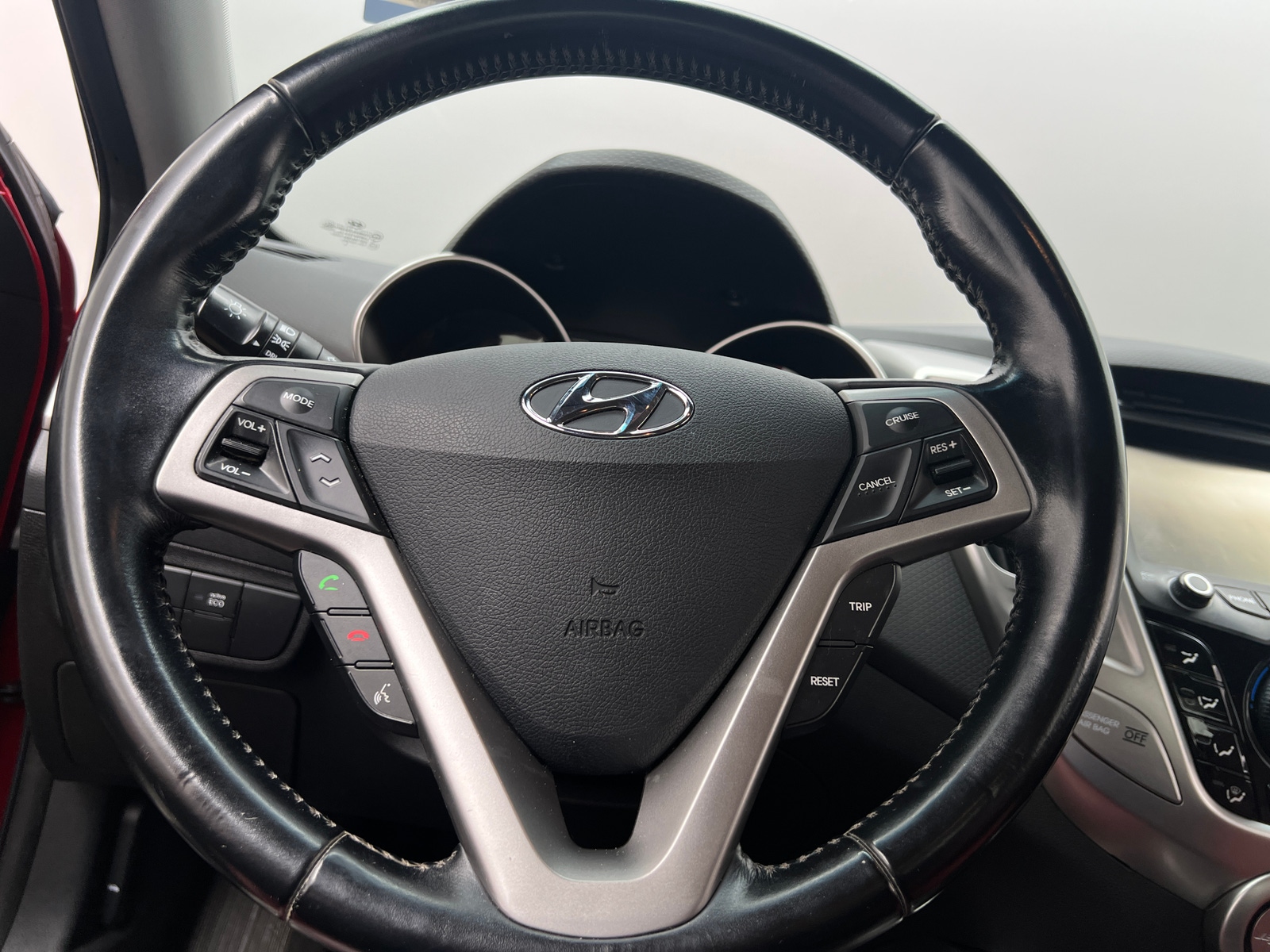 Thumbnail: 2015 Hyundai Veloster - 4