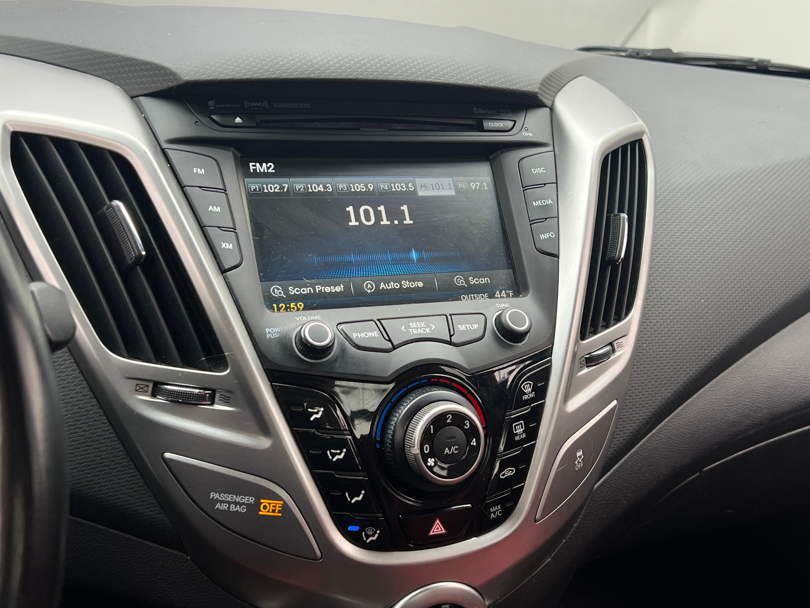 Thumbnail: 2015 Hyundai Veloster - 3