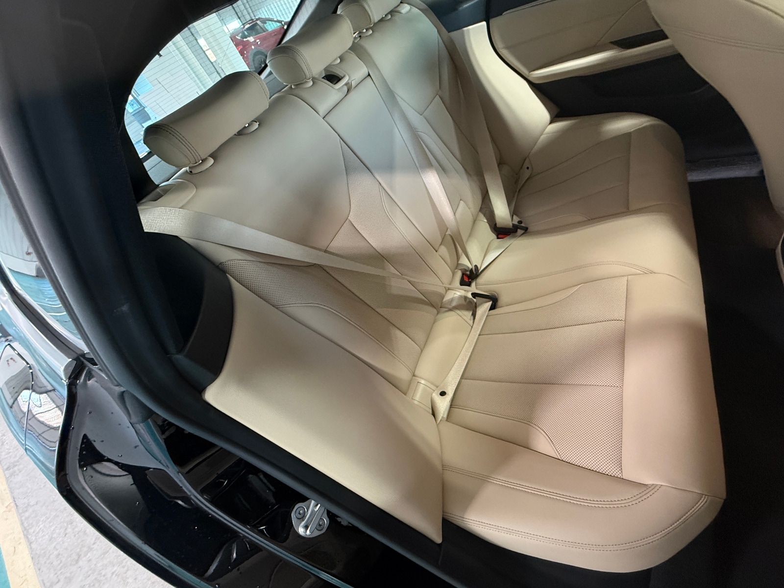 Thumbnail: 2022 BMW i4 - 5