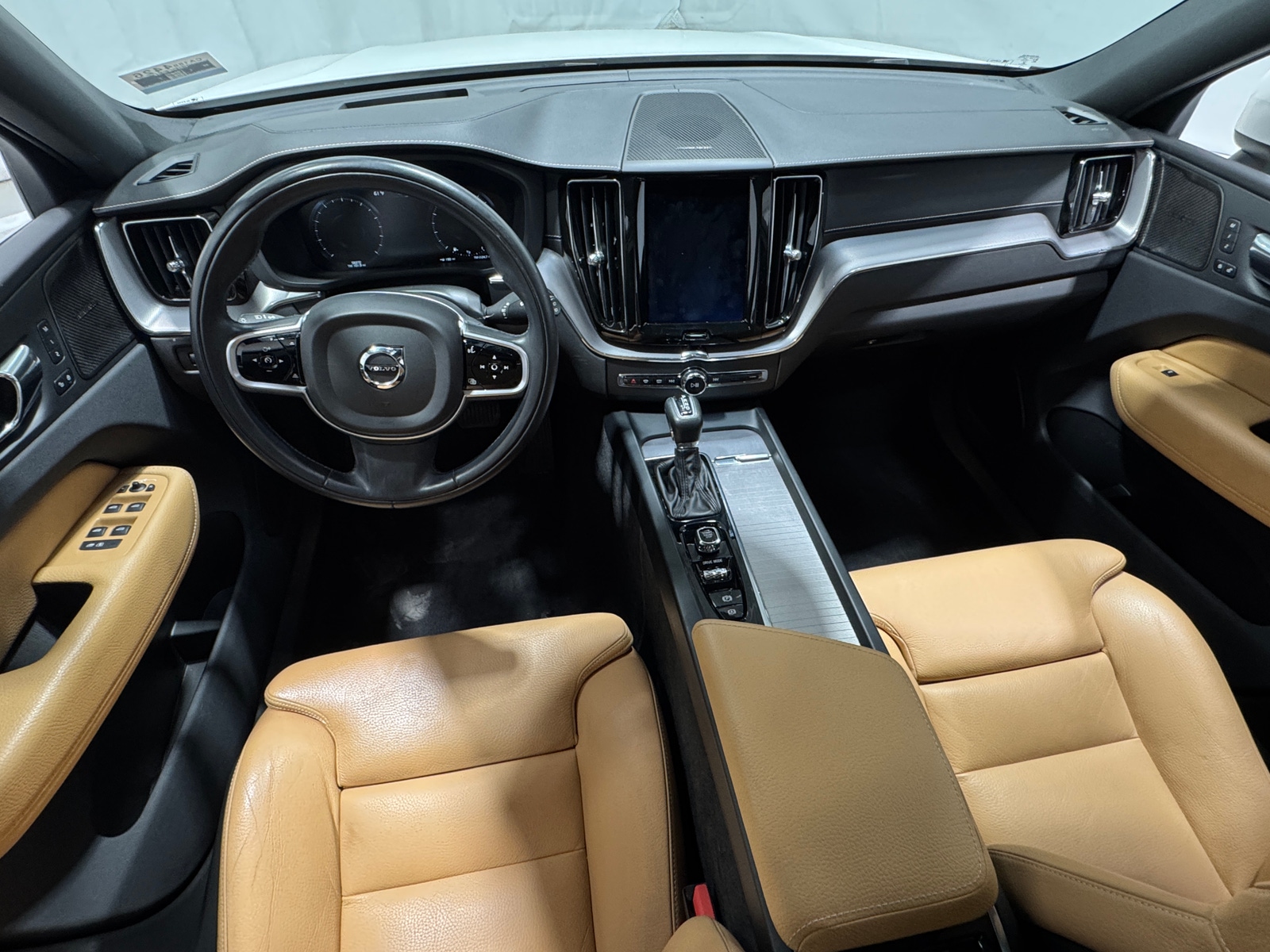 Thumbnail: 2019 Volvo XC60 - 2