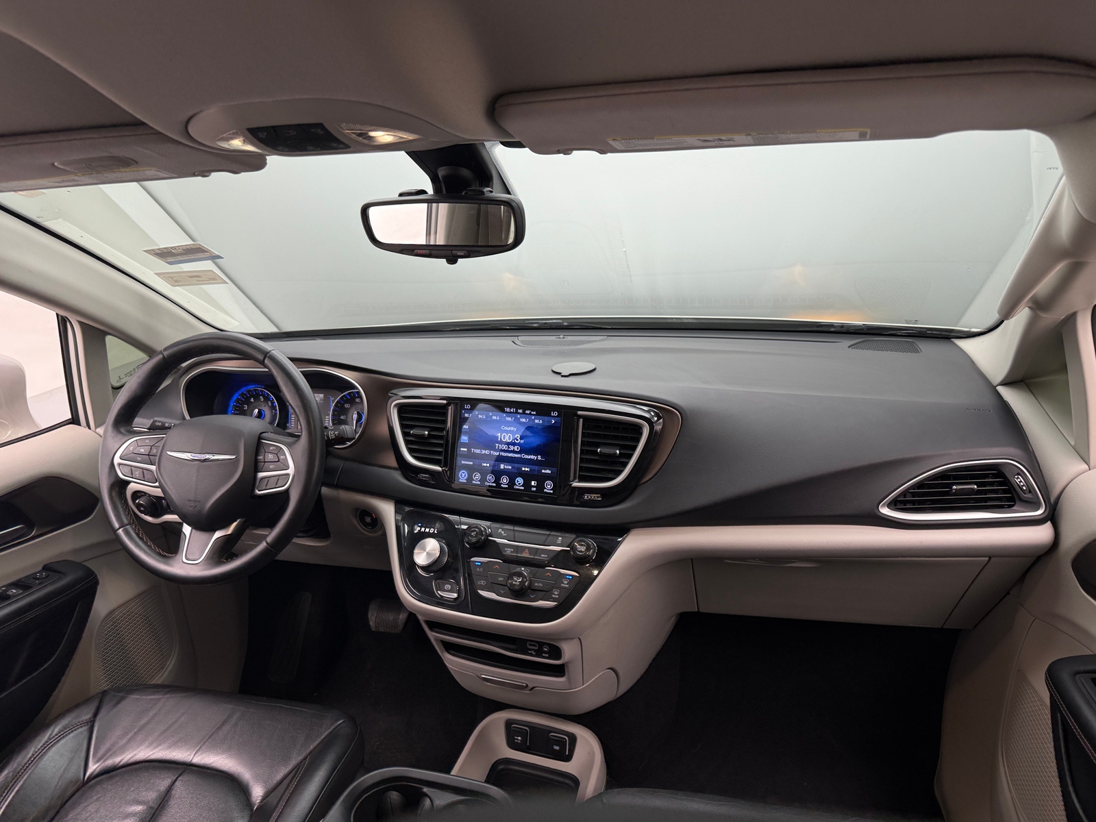 Thumbnail: 2017 Chrysler Pacifica - 2