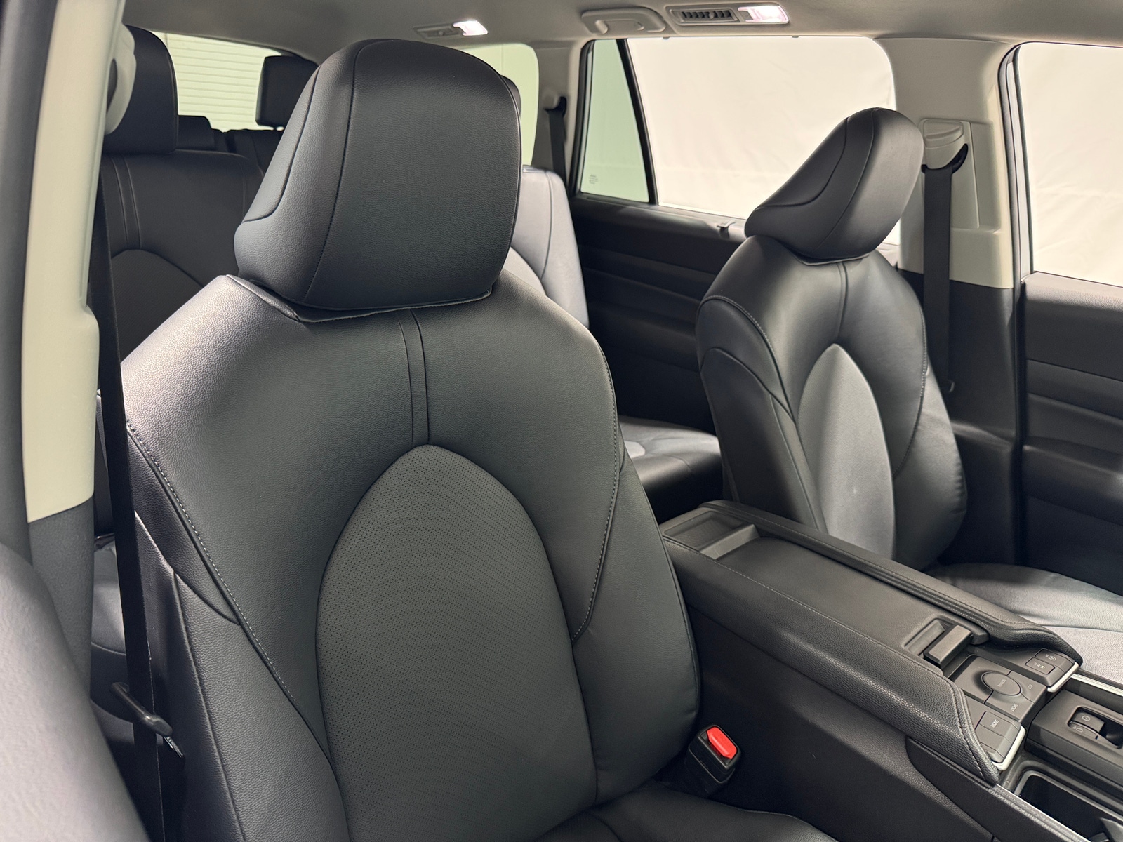 Thumbnail: 2025 Toyota Grand Highlander - 2