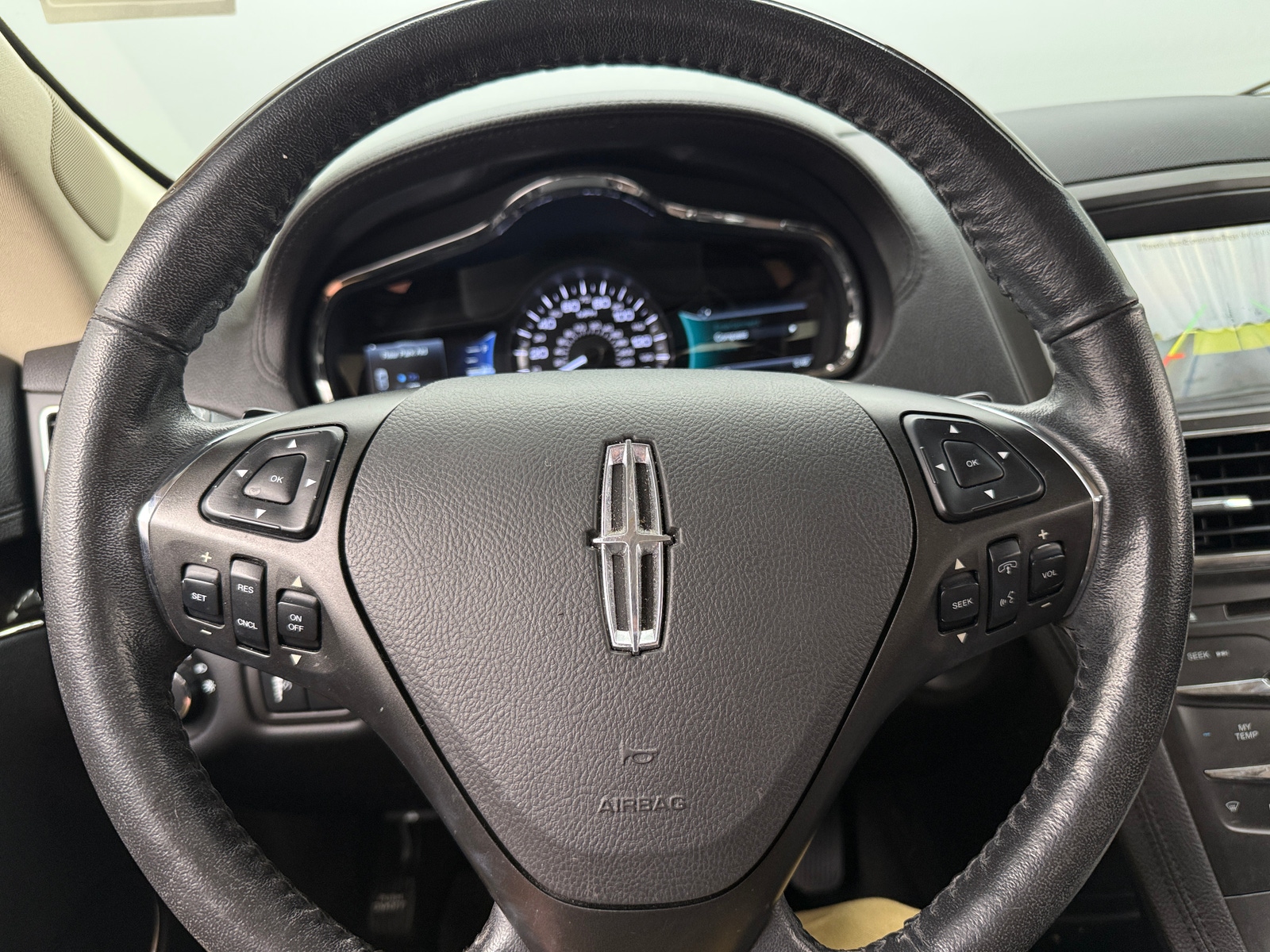 Thumbnail: 2014 Lincoln MKT - 4