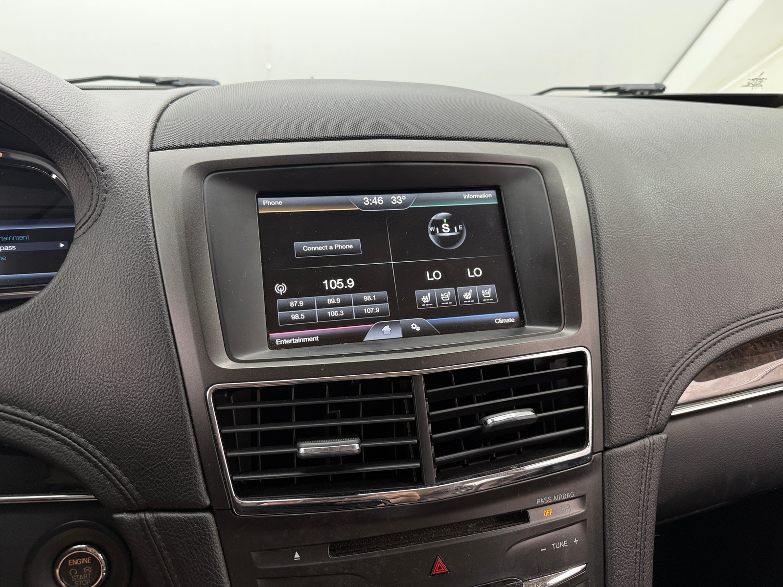 Thumbnail: 2014 Lincoln MKT - 3