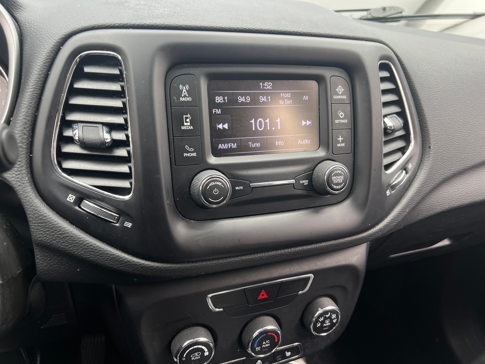 Thumbnail: 2018 Jeep Compass - 4