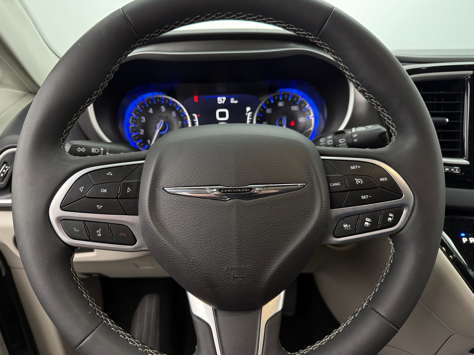 Thumbnail: 2024 Chrysler Pacifica - 4