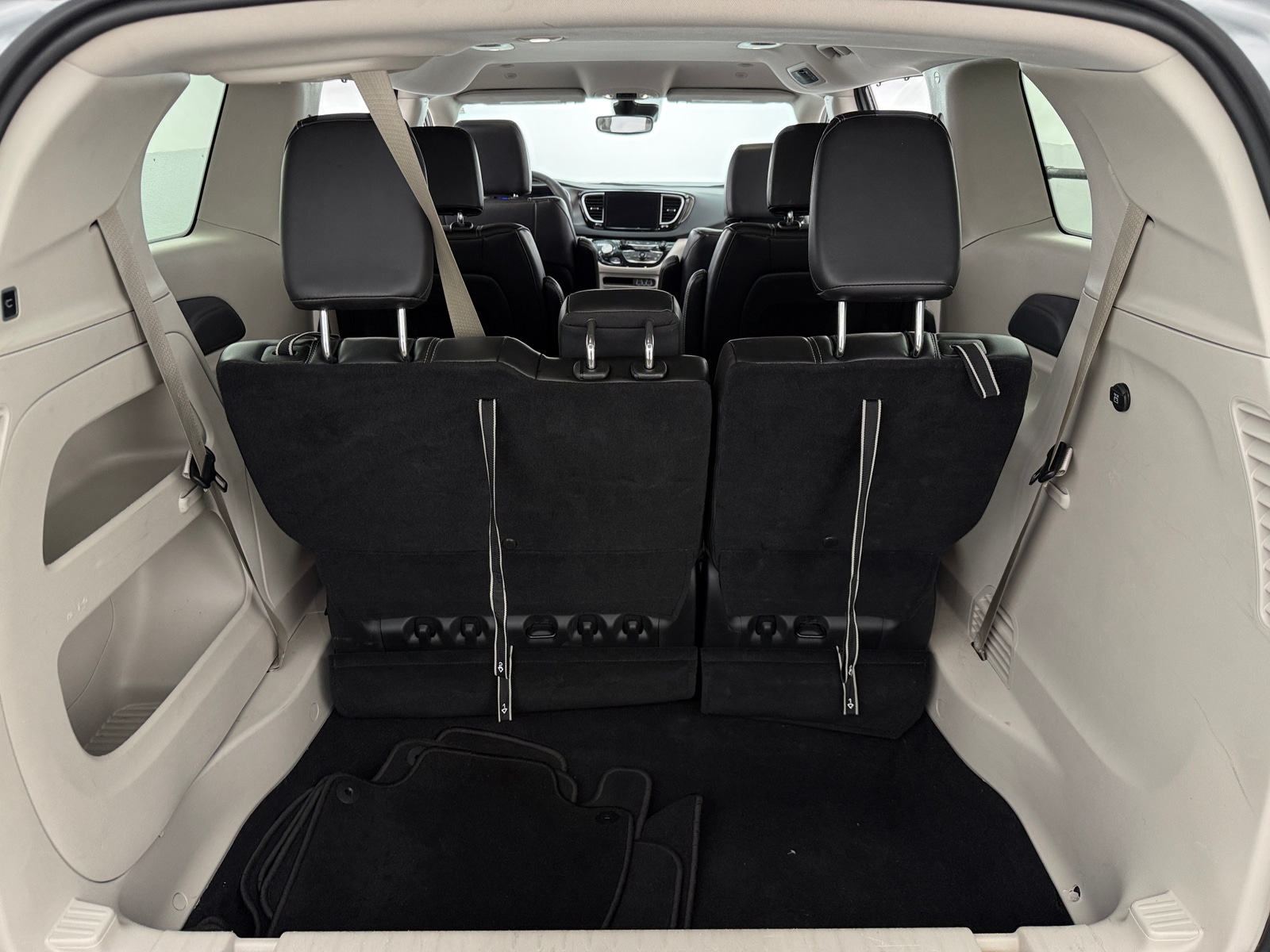 Thumbnail: 2024 Chrysler Pacifica - 6