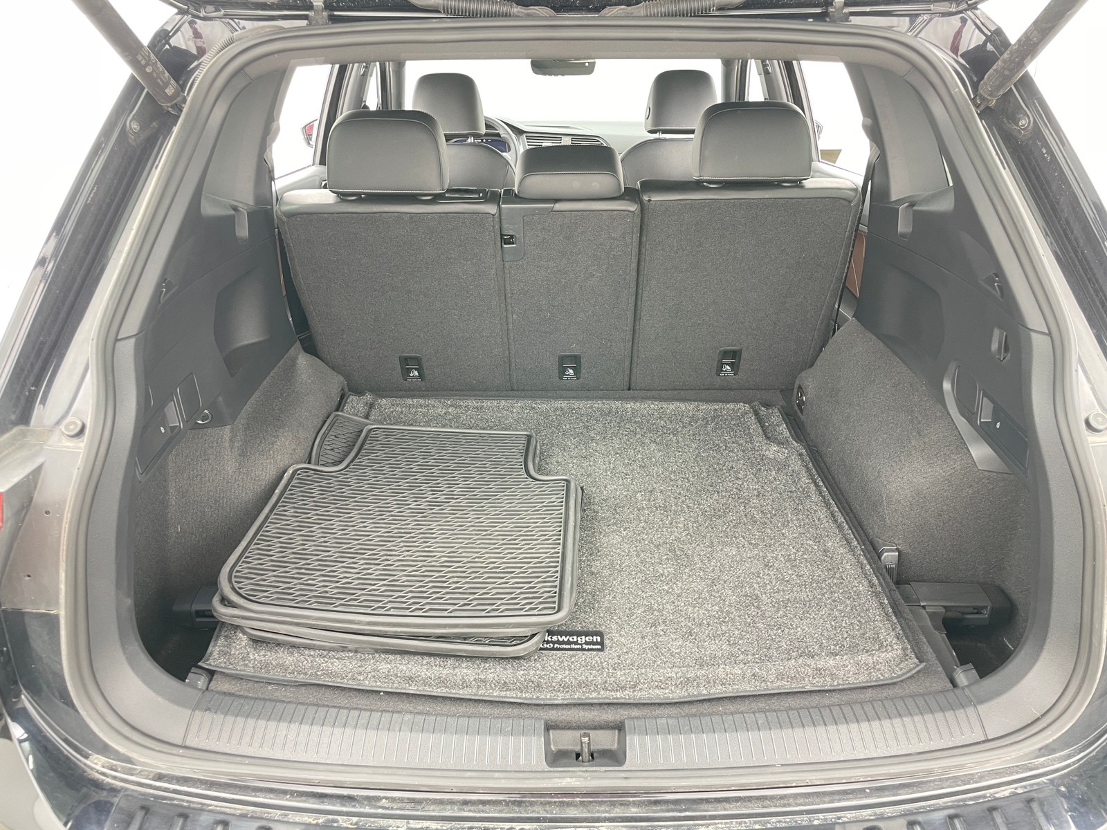 Thumbnail: 2024 Volkswagen Tiguan - 6