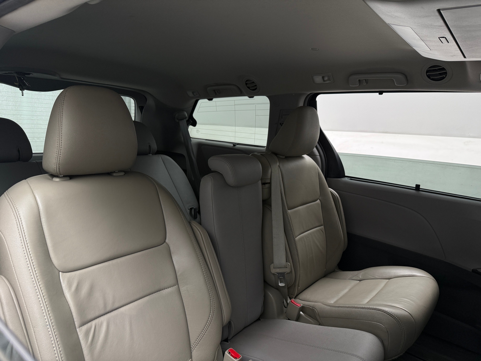 Thumbnail: 2015 Toyota Sienna - 5