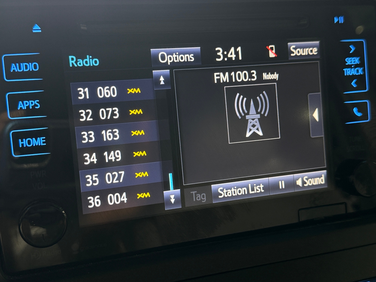 Thumbnail: 2015 Toyota Sienna - 3