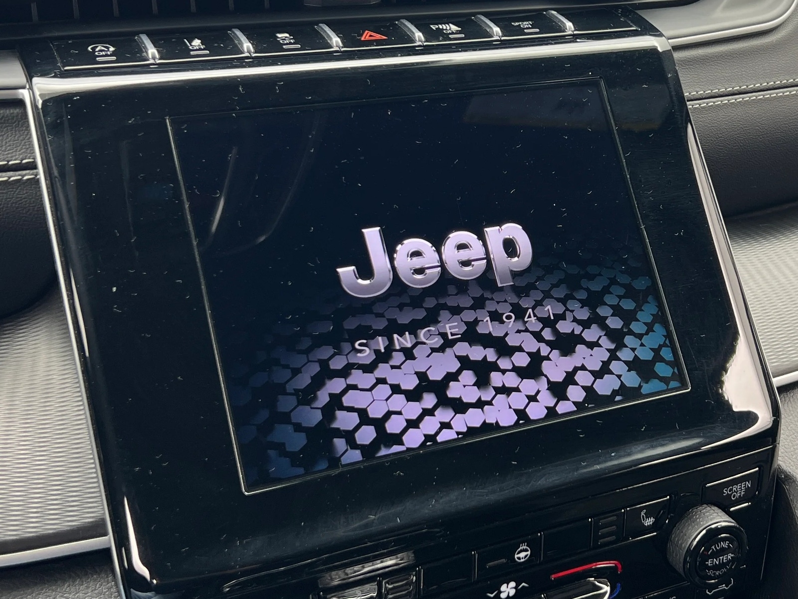 Thumbnail: 2024 Jeep Grand Cherokee L - 3