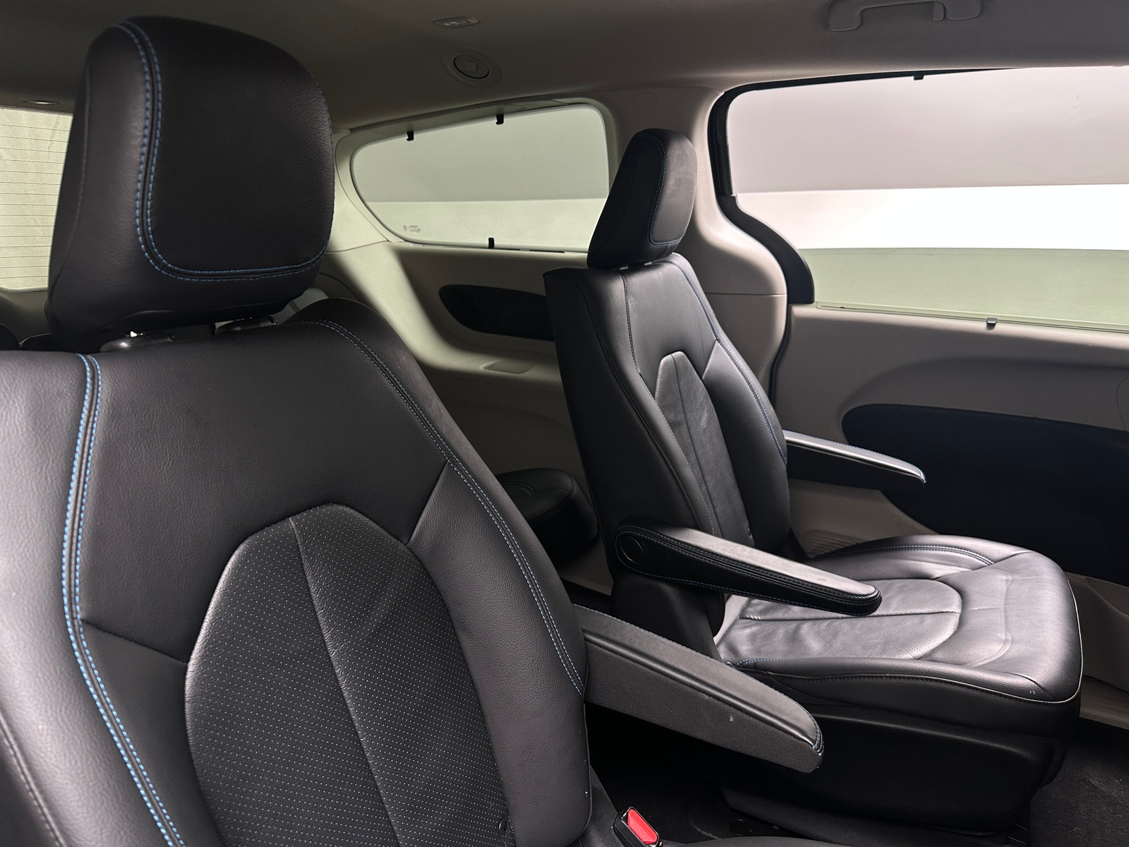 Thumbnail: 2021 Chrysler Pacifica - 5