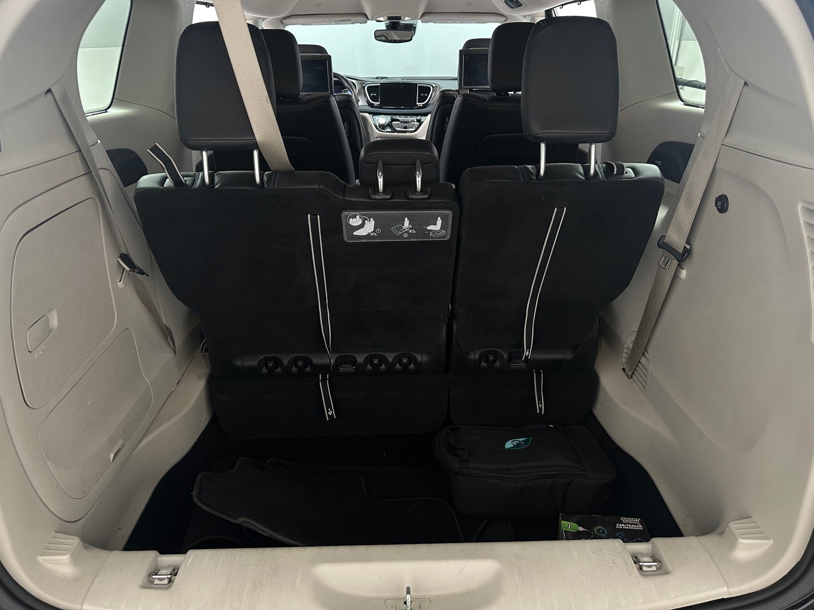 Thumbnail: 2021 Chrysler Pacifica - 6