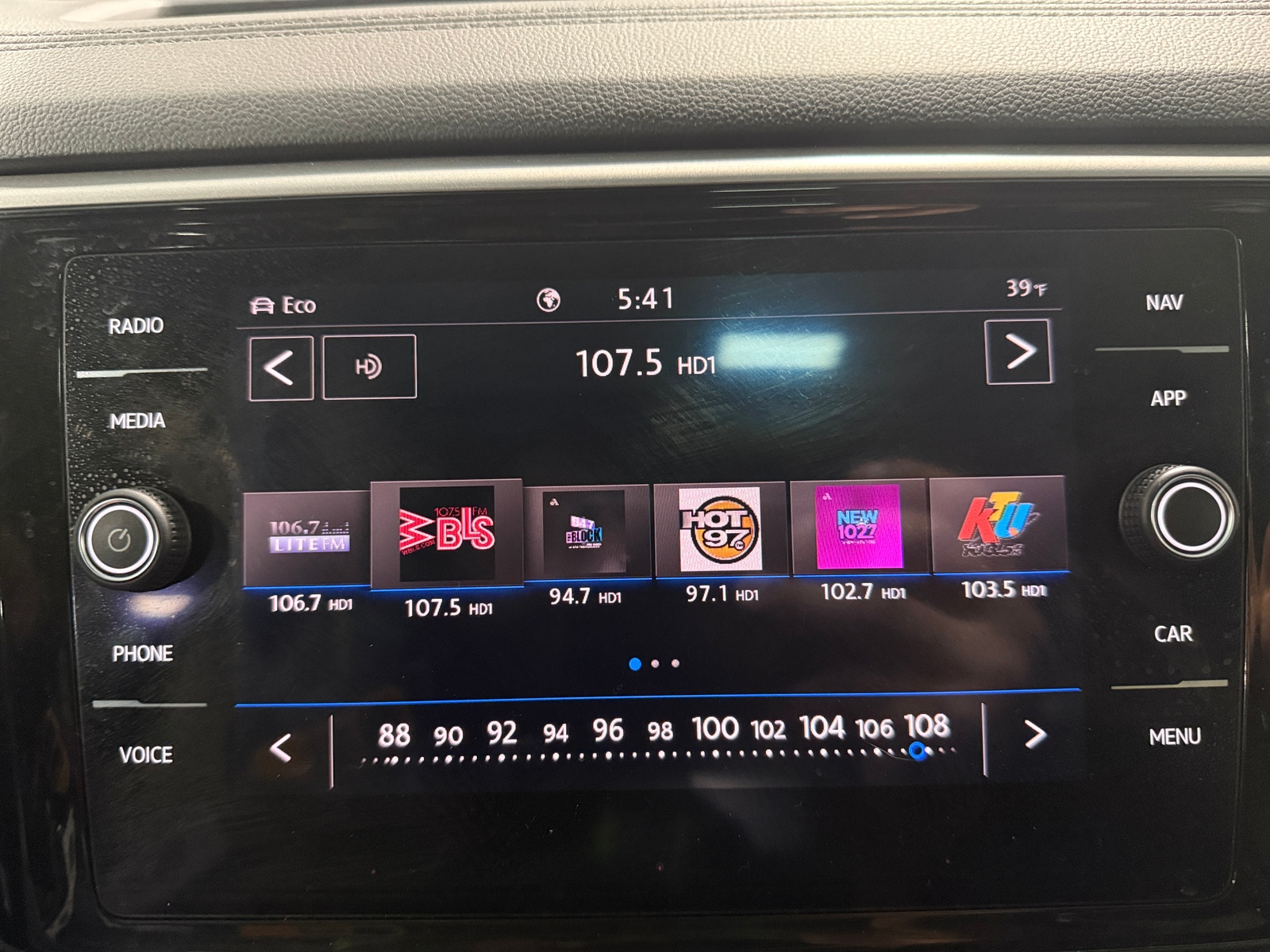 Thumbnail: 2021 Volkswagen Atlas - 3