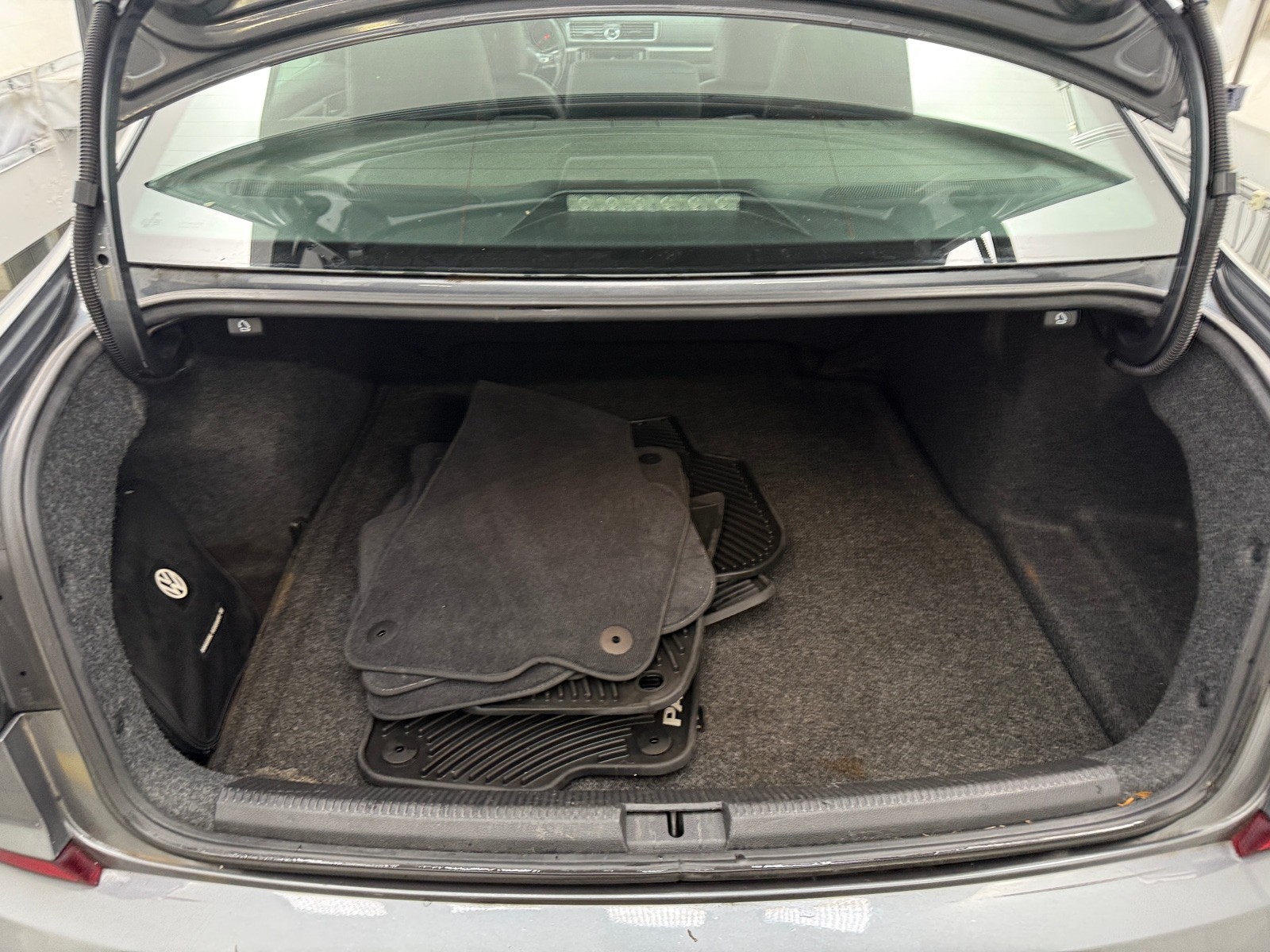 Thumbnail: 2017 Volkswagen Passat - 6